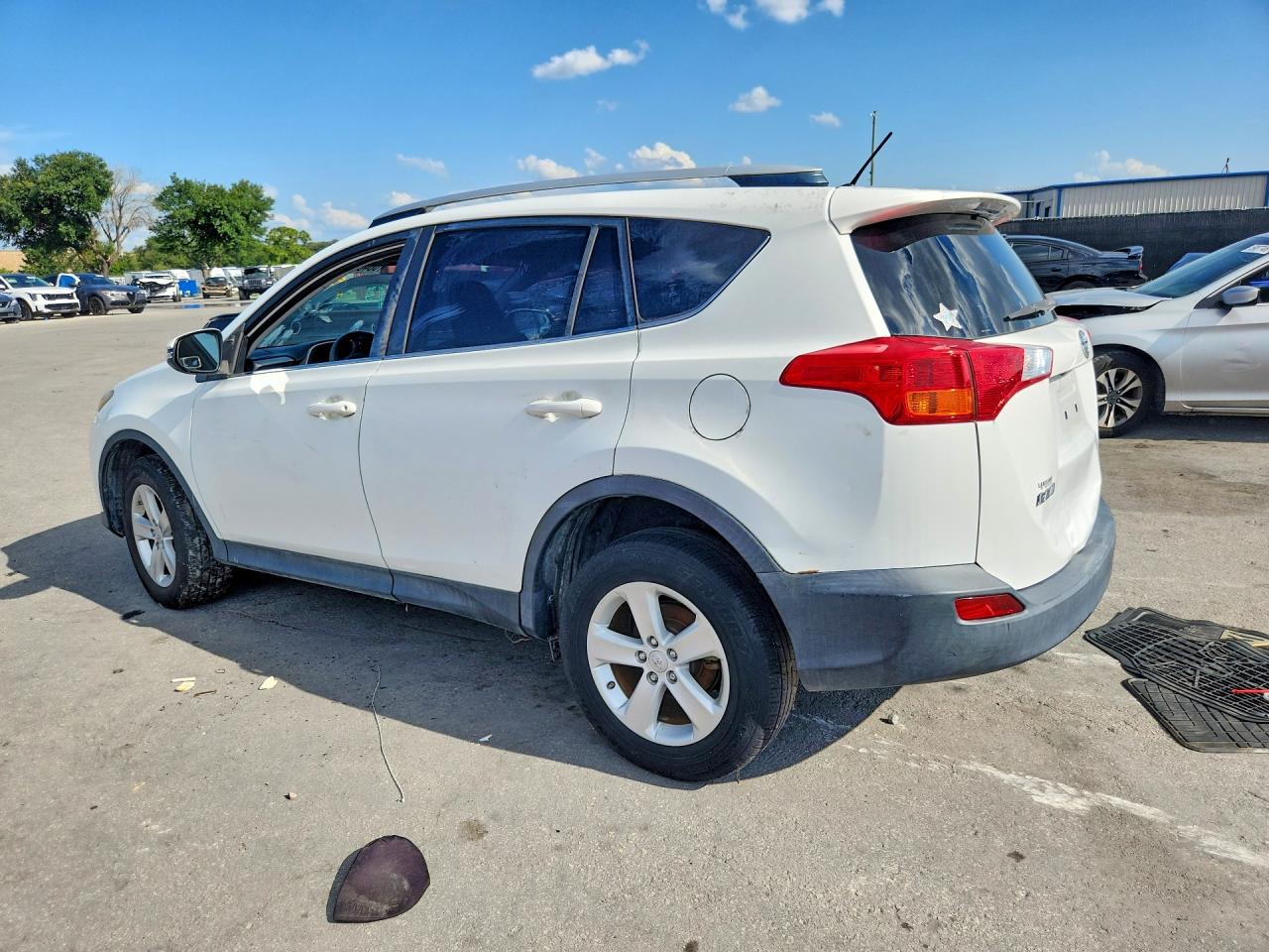2013 Toyota Rav4 Xle White vin: JTMWFREV6DD006904