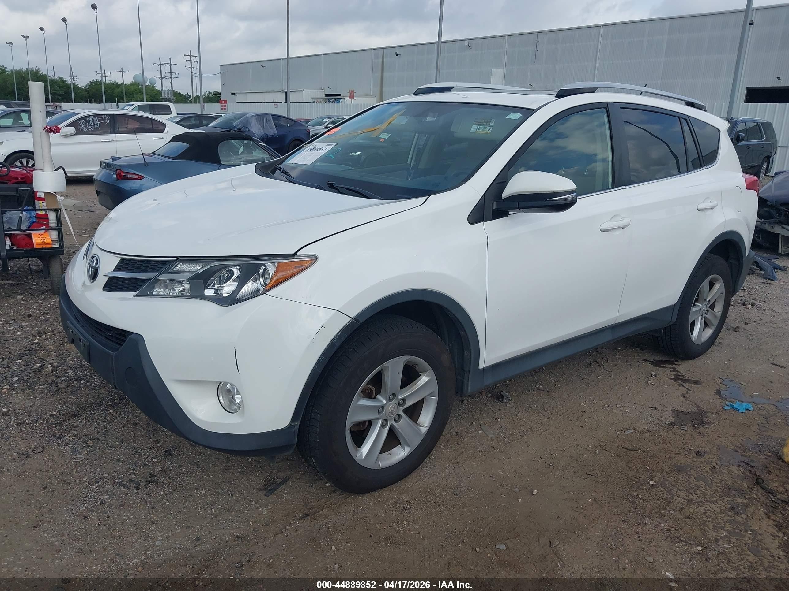 2014 Toyota Rav4 Xle White vin: JTMWFREV6ED041024