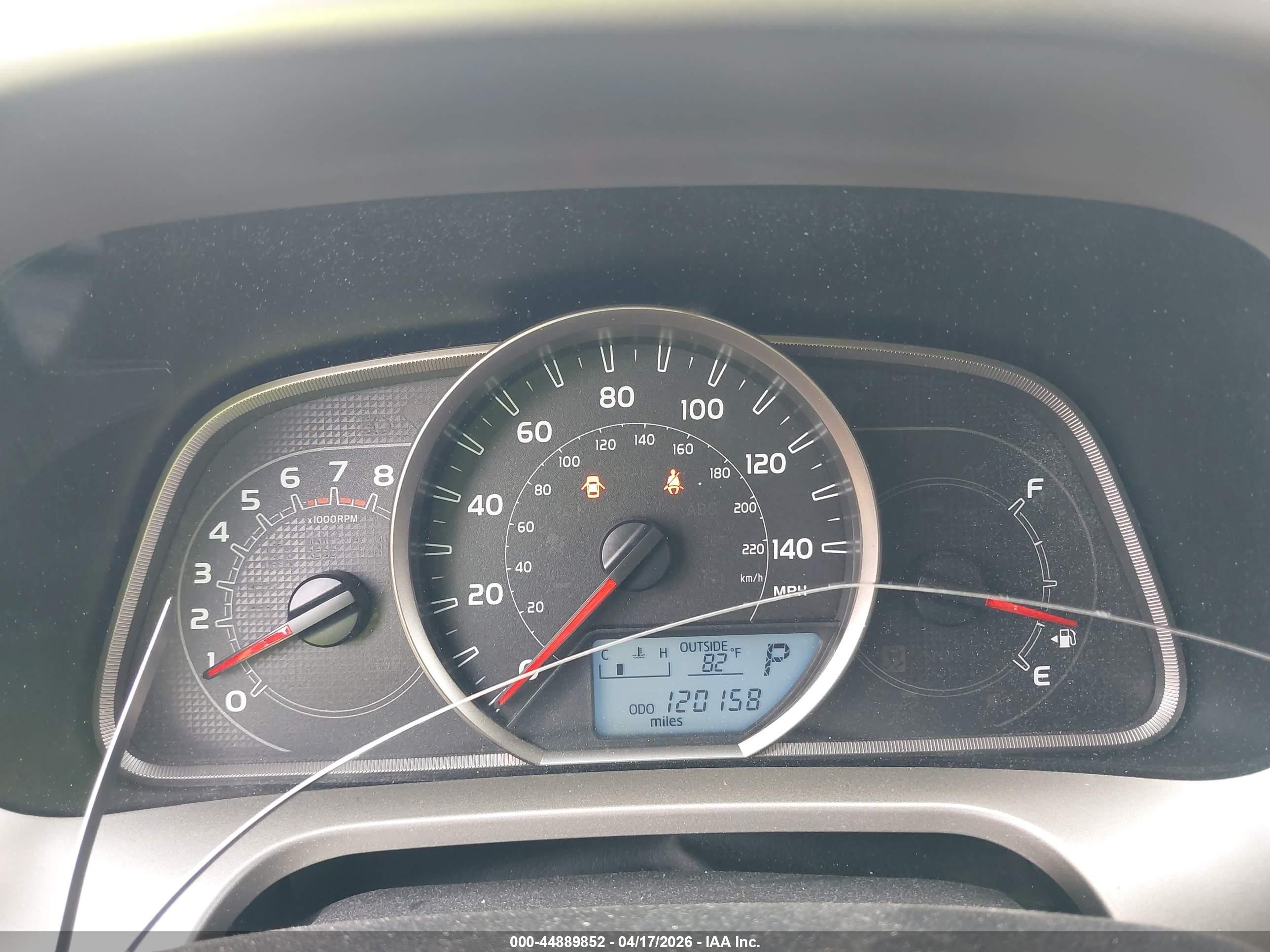 2014 Toyota Rav4 Xle White vin: JTMWFREV6ED041024