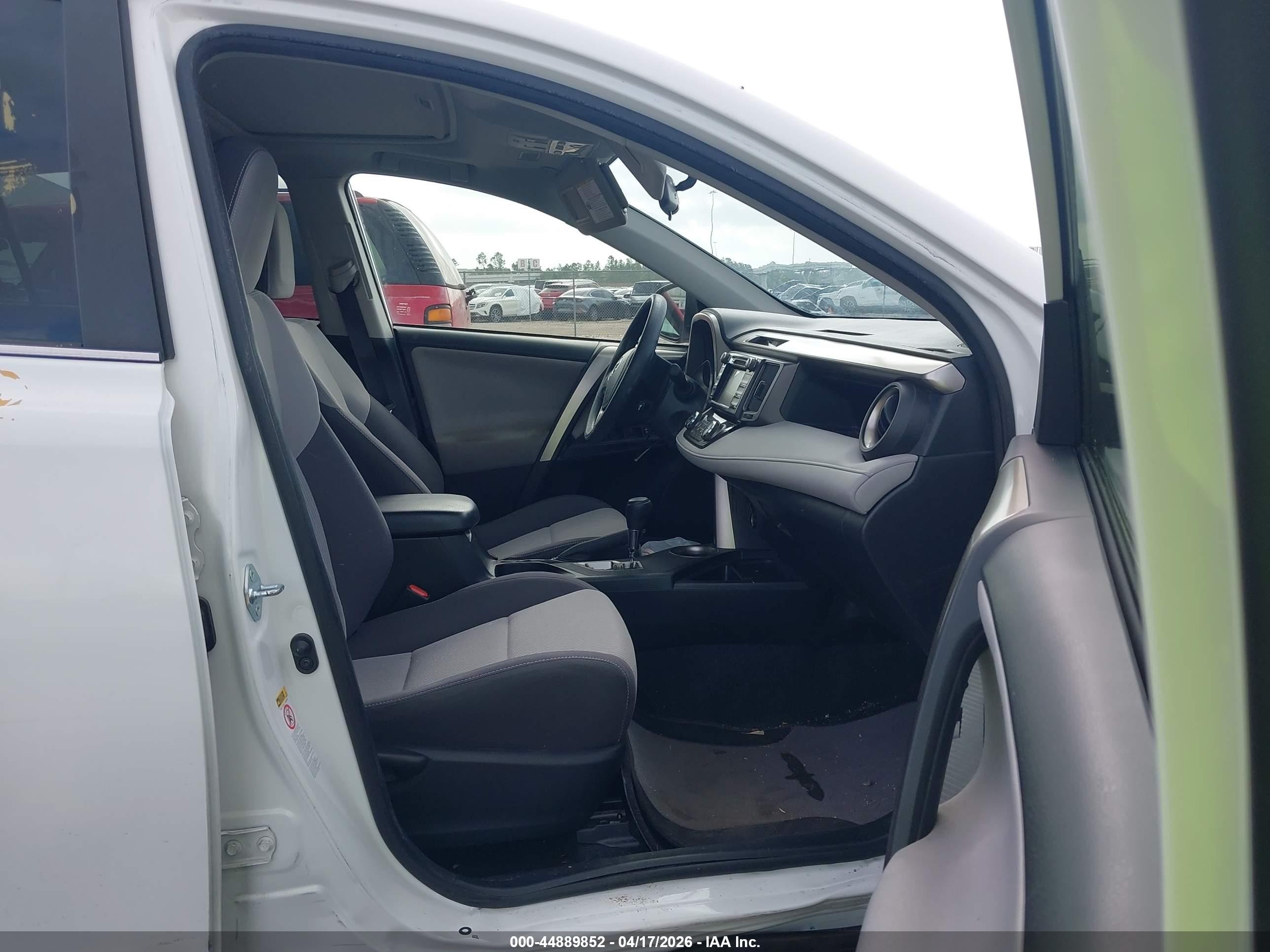 2014 Toyota Rav4 Xle White vin: JTMWFREV6ED041024