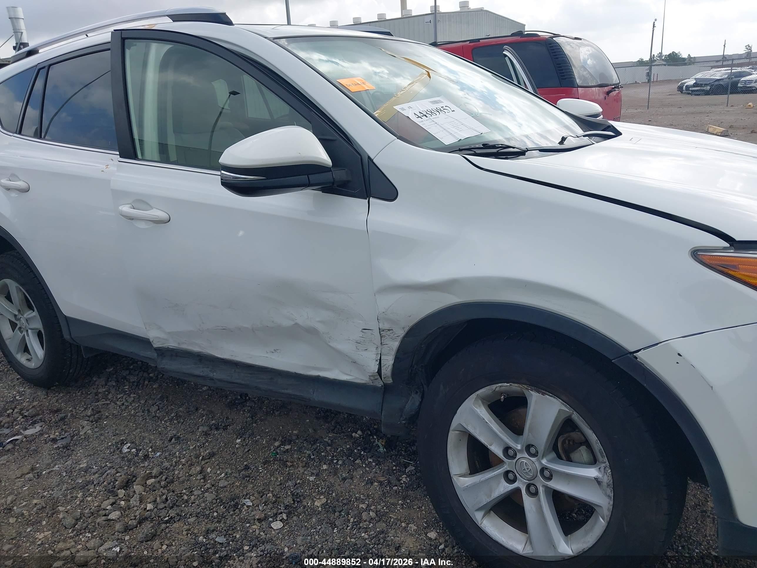 2014 Toyota Rav4 Xle White vin: JTMWFREV6ED041024