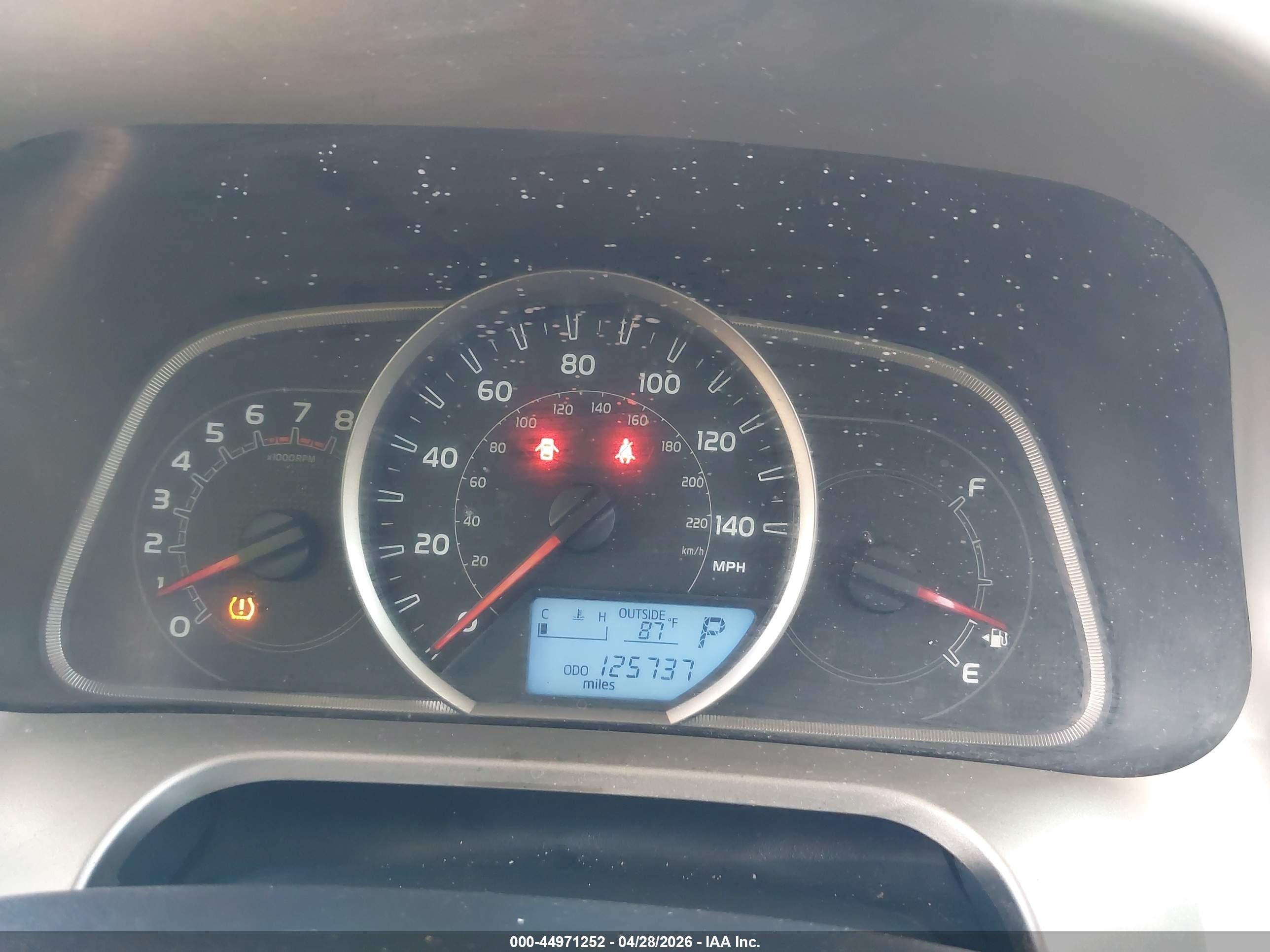 2014 Toyota Rav4 Xle Red vin: JTMWFREV6EJ000765