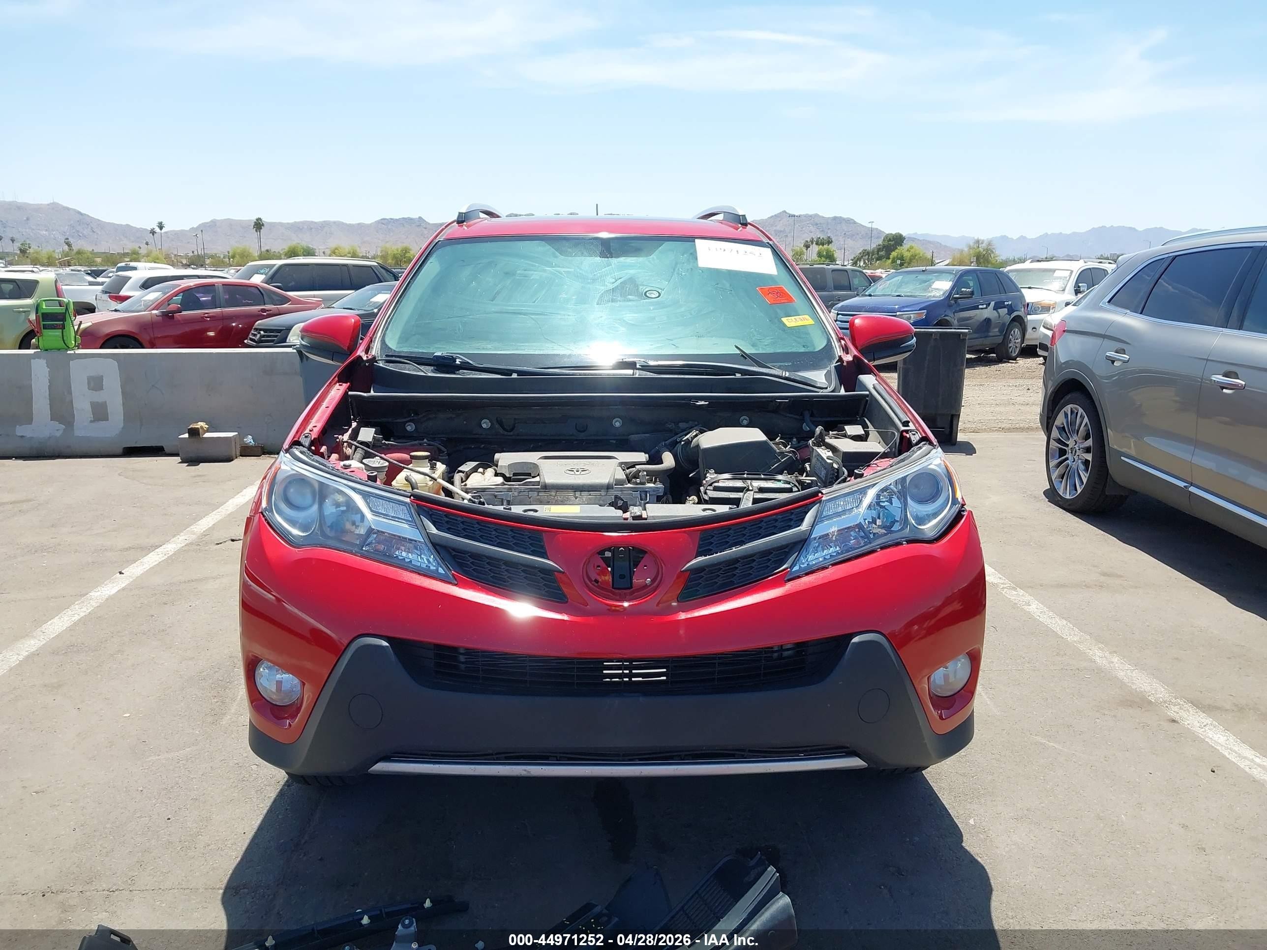 2014 Toyota Rav4 Xle Red vin: JTMWFREV6EJ000765