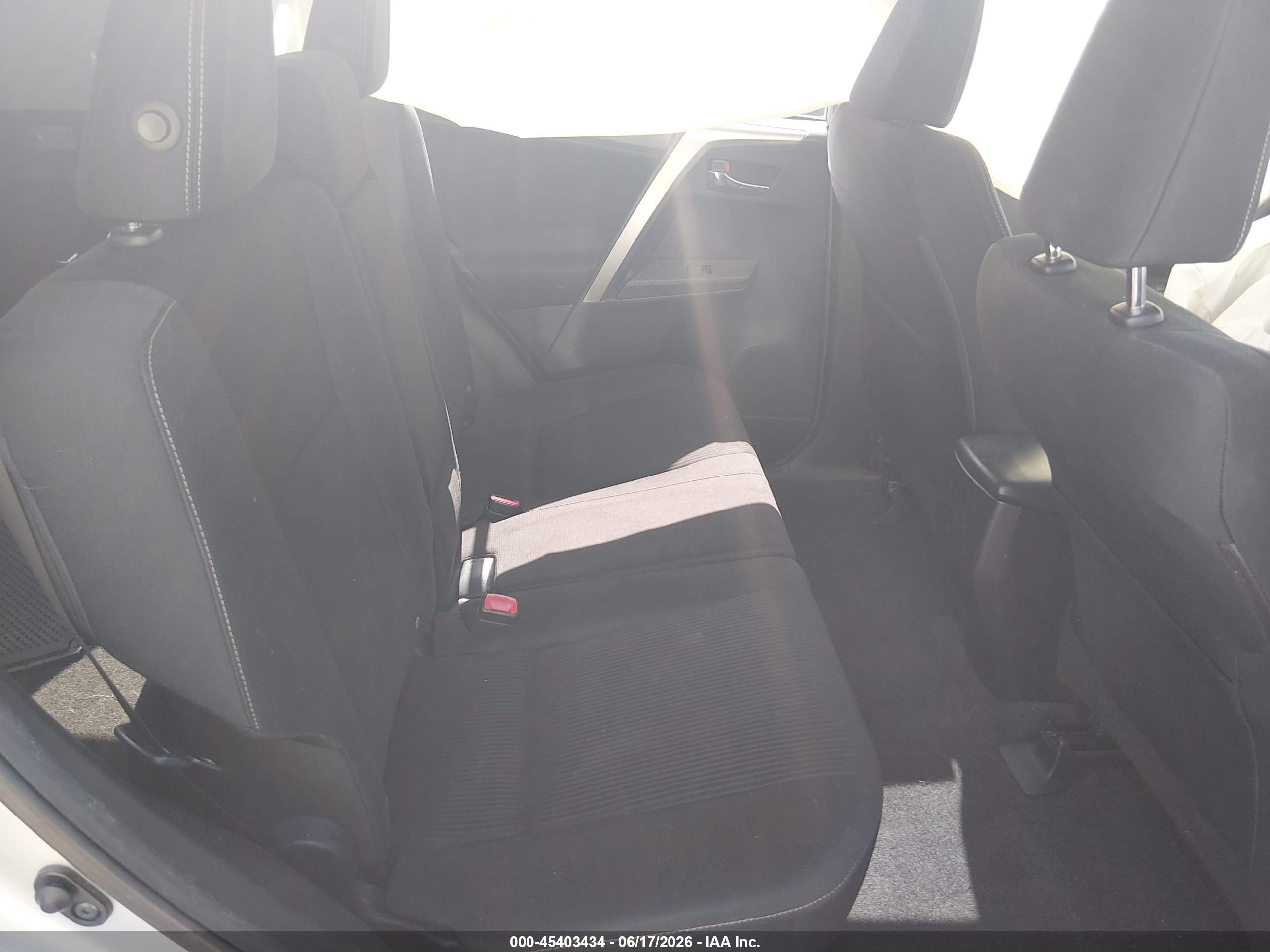 2014 Toyota Rav4 Xle Silver vin: JTMWFREV6EJ005206