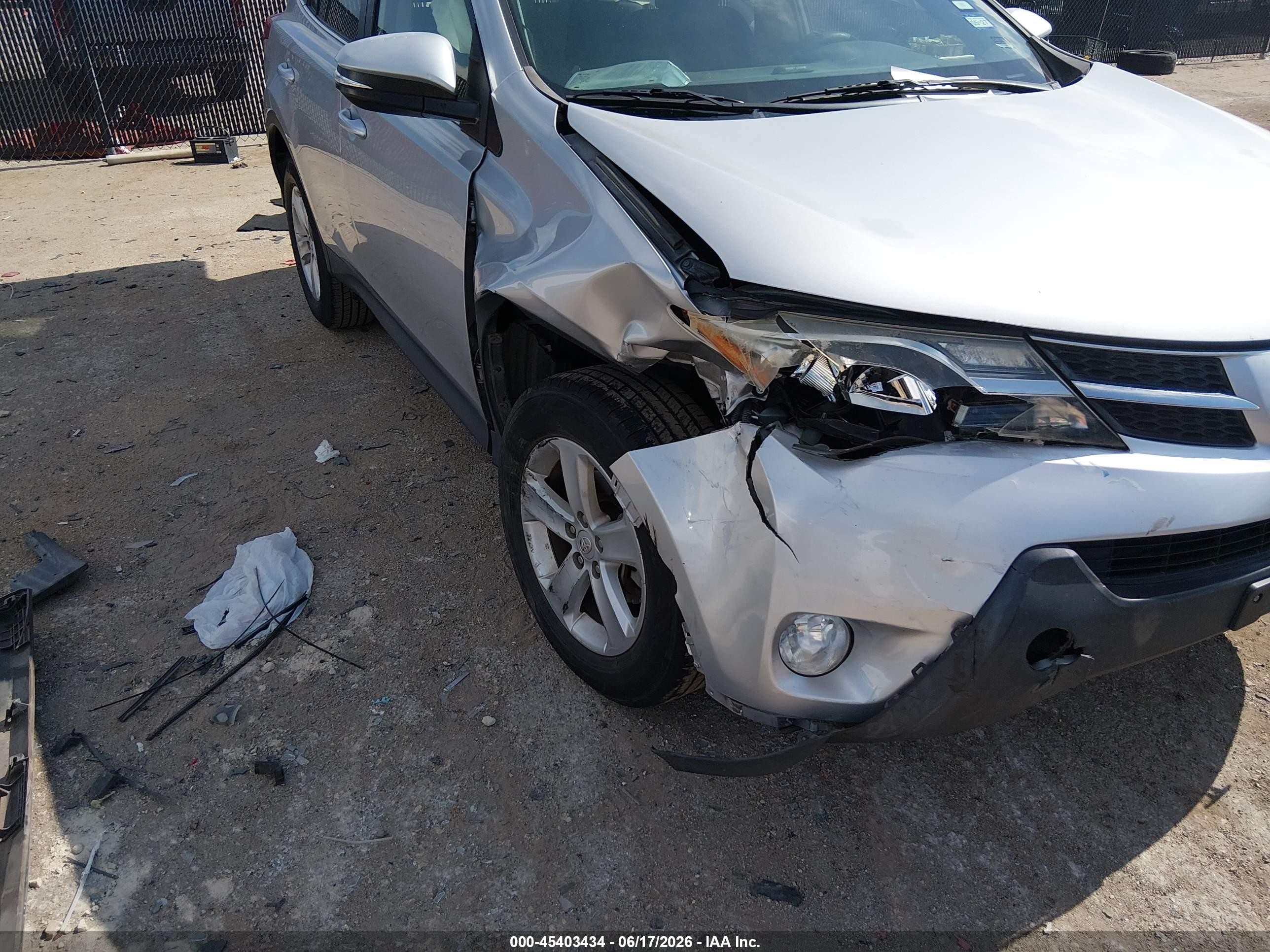 2014 Toyota Rav4 Xle Silver vin: JTMWFREV6EJ005206