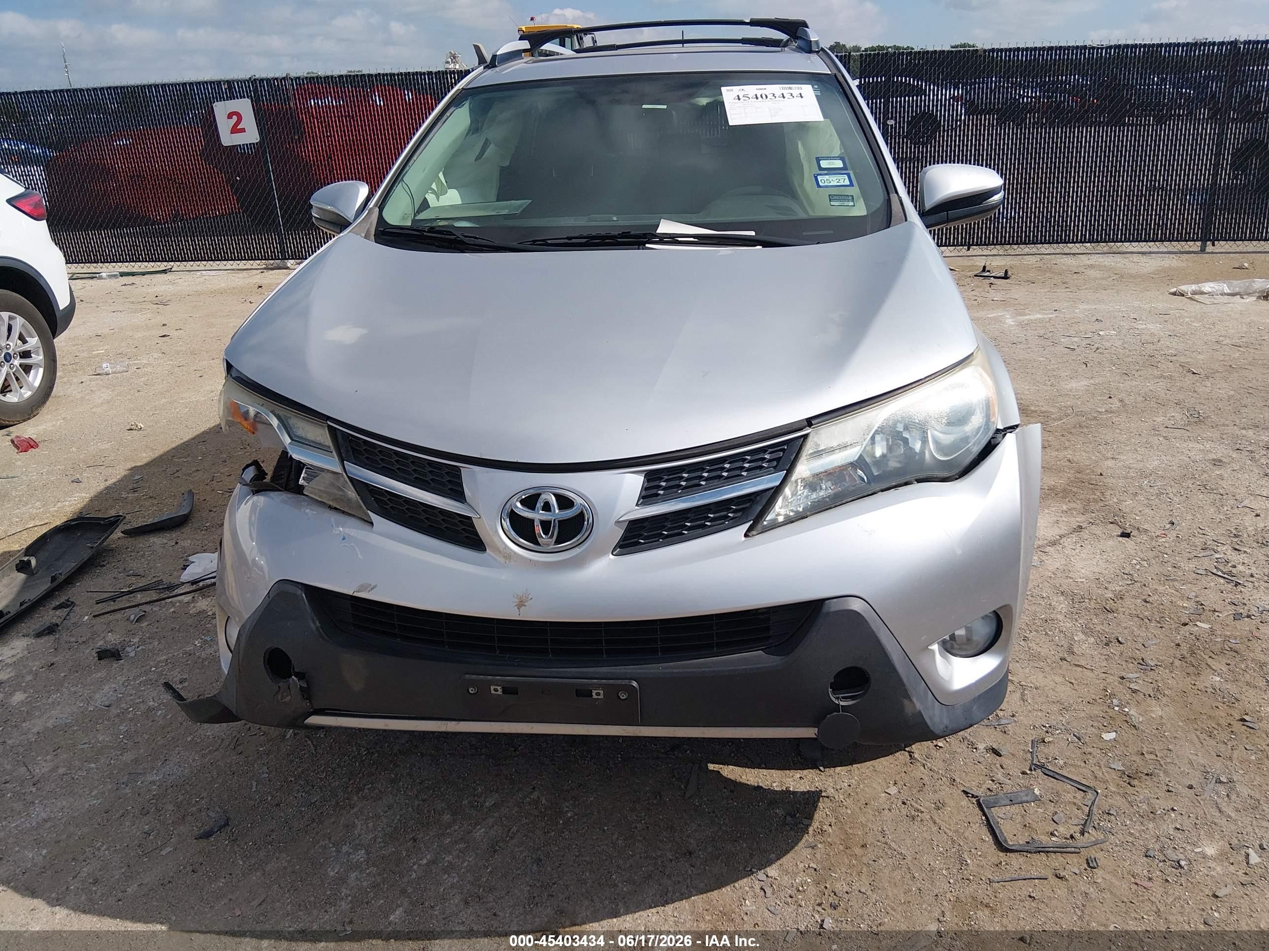 2014 Toyota Rav4 Xle Silver vin: JTMWFREV6EJ005206