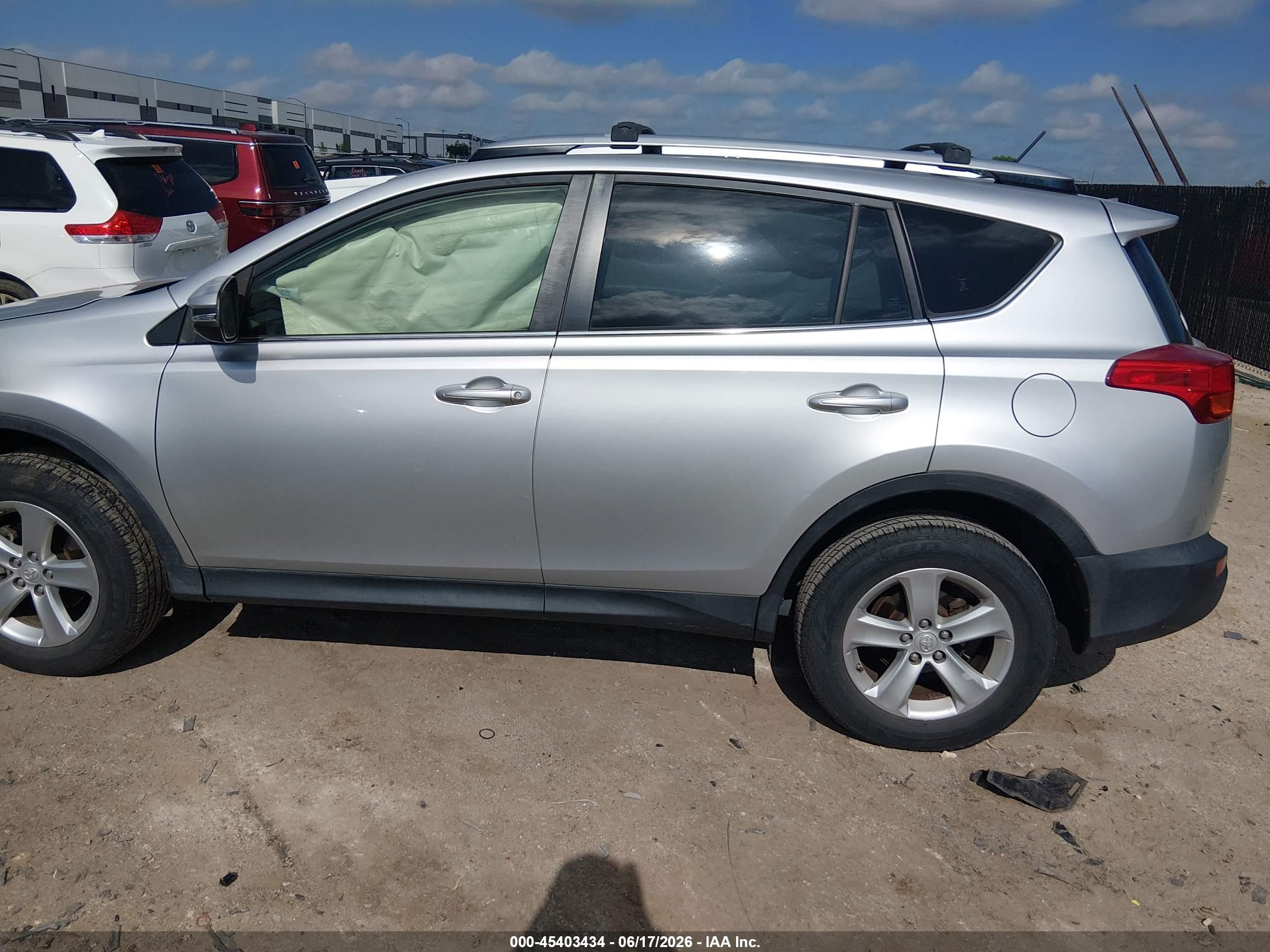2014 Toyota Rav4 Xle Silver vin: JTMWFREV6EJ005206