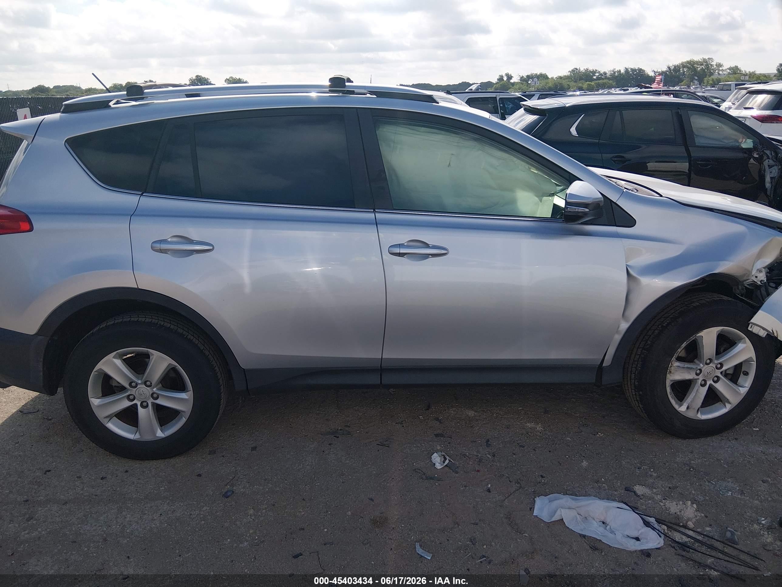 2014 Toyota Rav4 Xle Silver vin: JTMWFREV6EJ005206