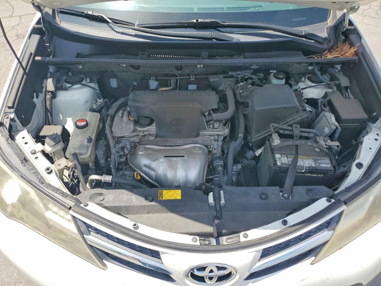 2015 Toyota Rav4 Xle White vin: JTMWFREV6FJ038790