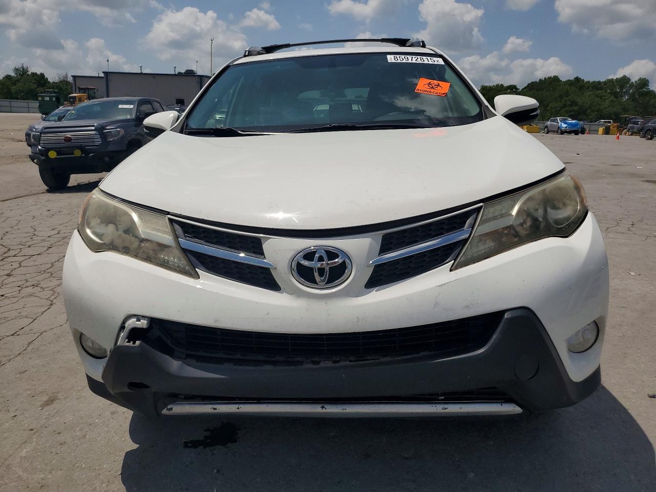 2015 Toyota Rav4 Xle White vin: JTMWFREV6FJ038790