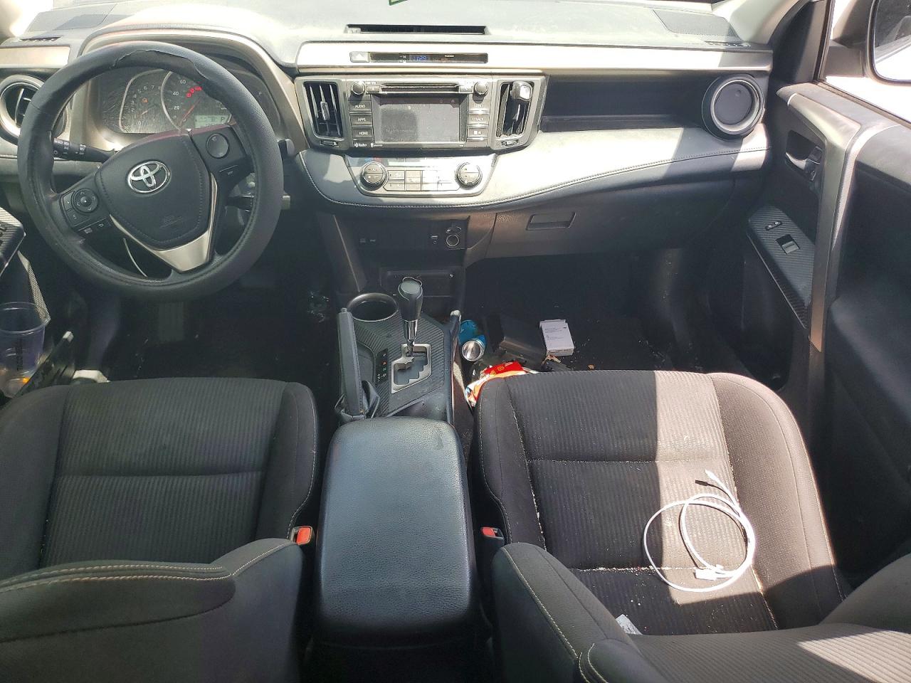 2015 Toyota Rav4 Xle White vin: JTMWFREV6FJ038790