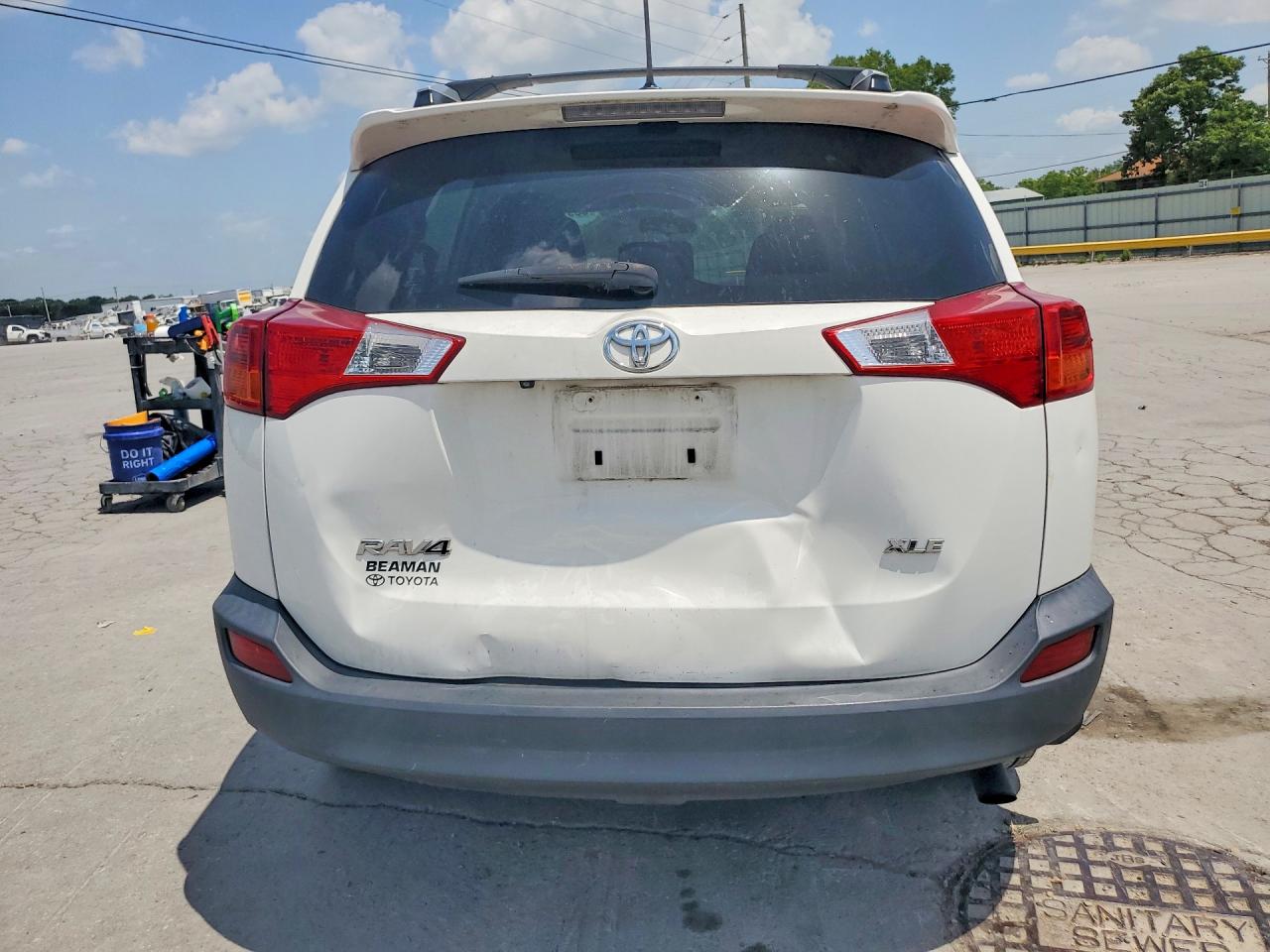 2015 Toyota Rav4 Xle White vin: JTMWFREV6FJ038790