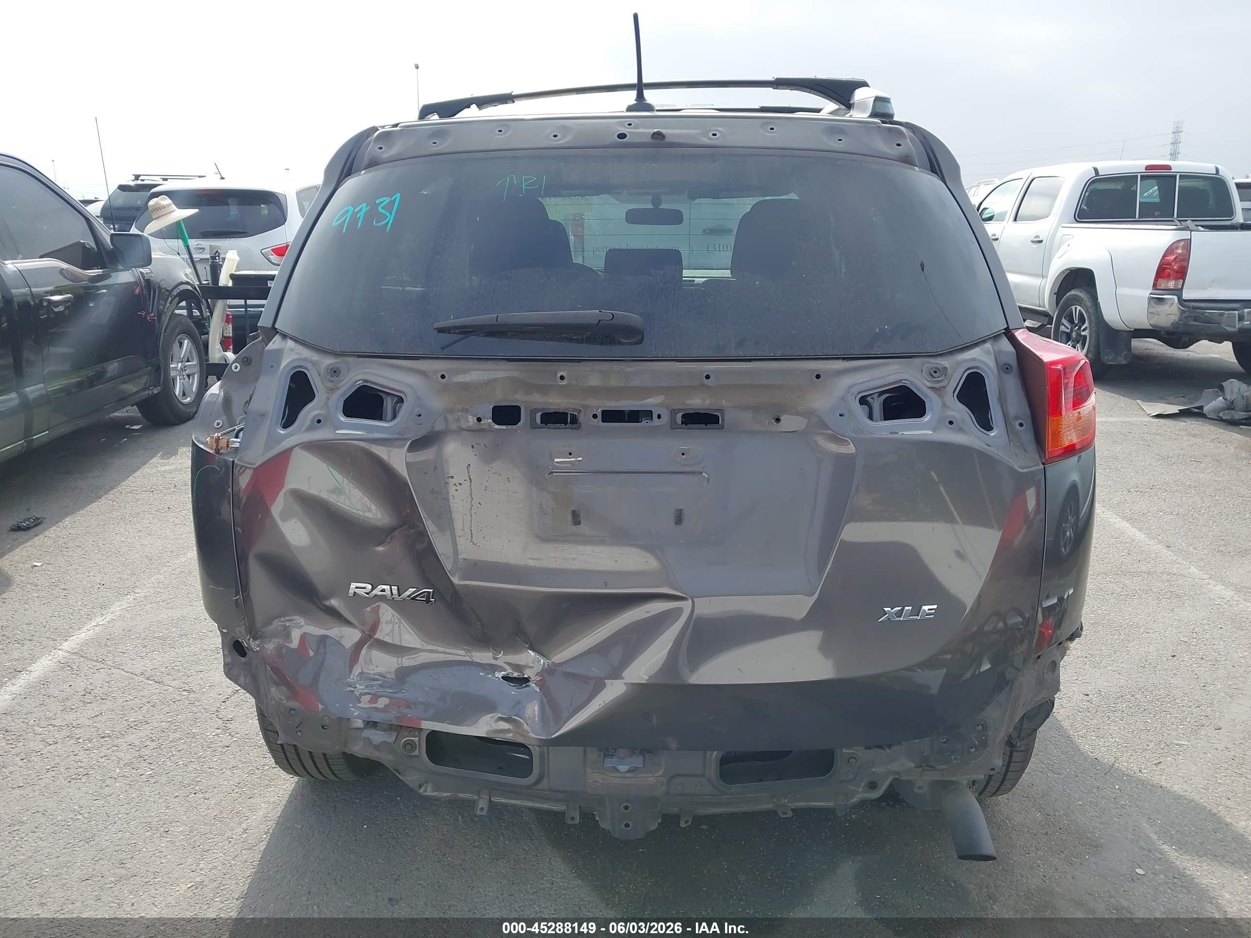 2015 Toyota Rav4 Xle Gray vin: JTMWFREV6FJ040989