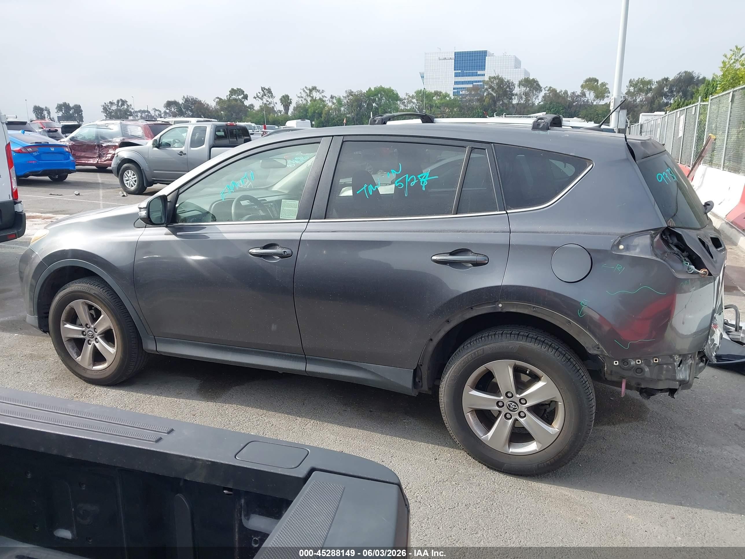 2015 Toyota Rav4 Xle Gray vin: JTMWFREV6FJ040989