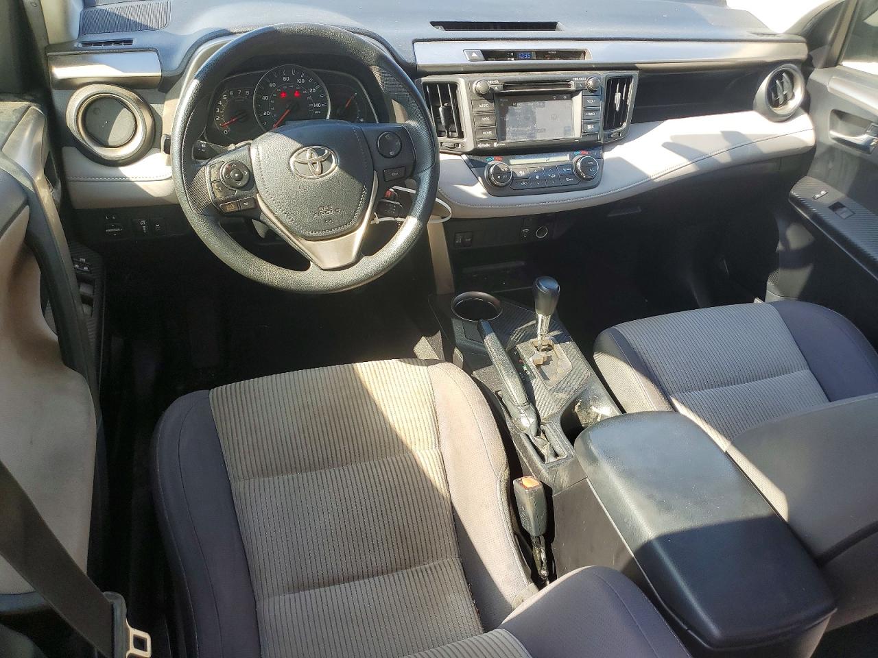 2015 Toyota Rav4 Xle Серебряный vin: JTMWFREV6FJ052916