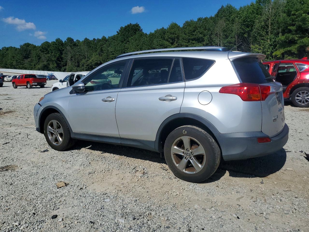 2015 Toyota Rav4 Xle Серебряный vin: JTMWFREV6FJ052916