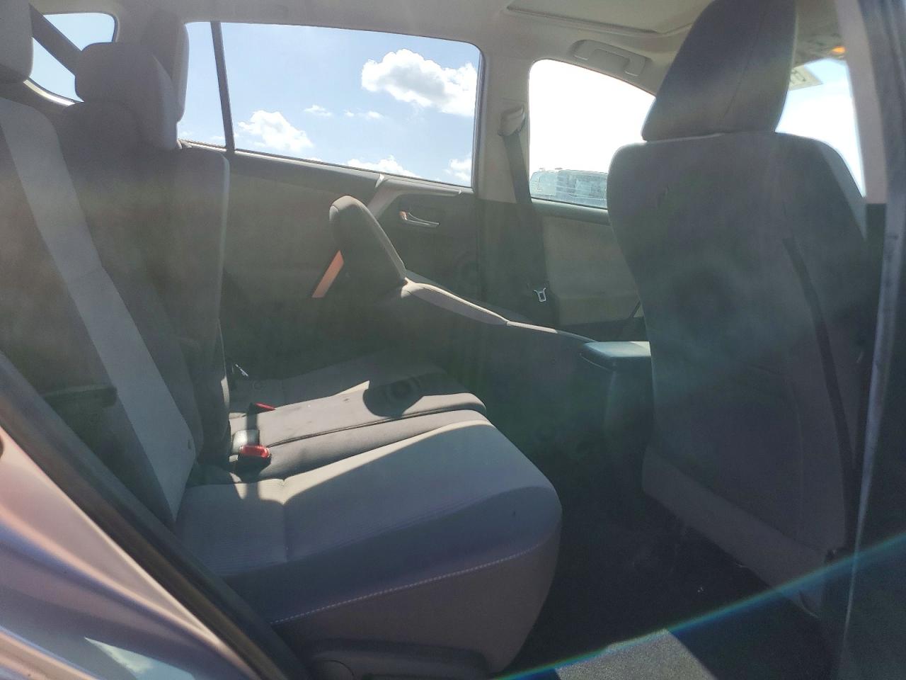 2015 Toyota Rav4 Xle Серебряный vin: JTMWFREV6FJ052916