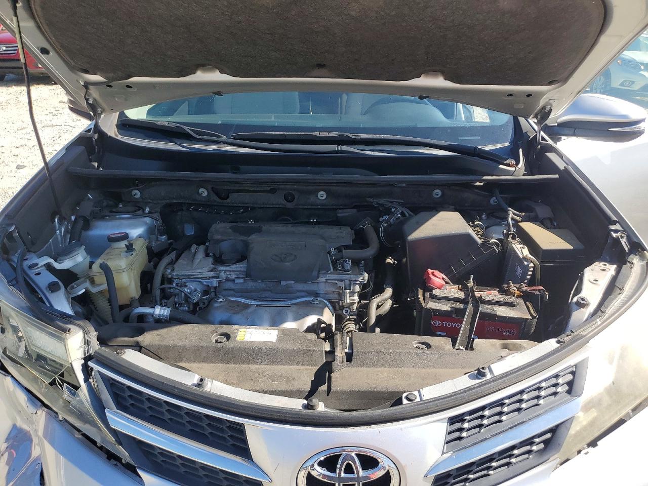 2015 Toyota Rav4 Xle Серебряный vin: JTMWFREV6FJ052916