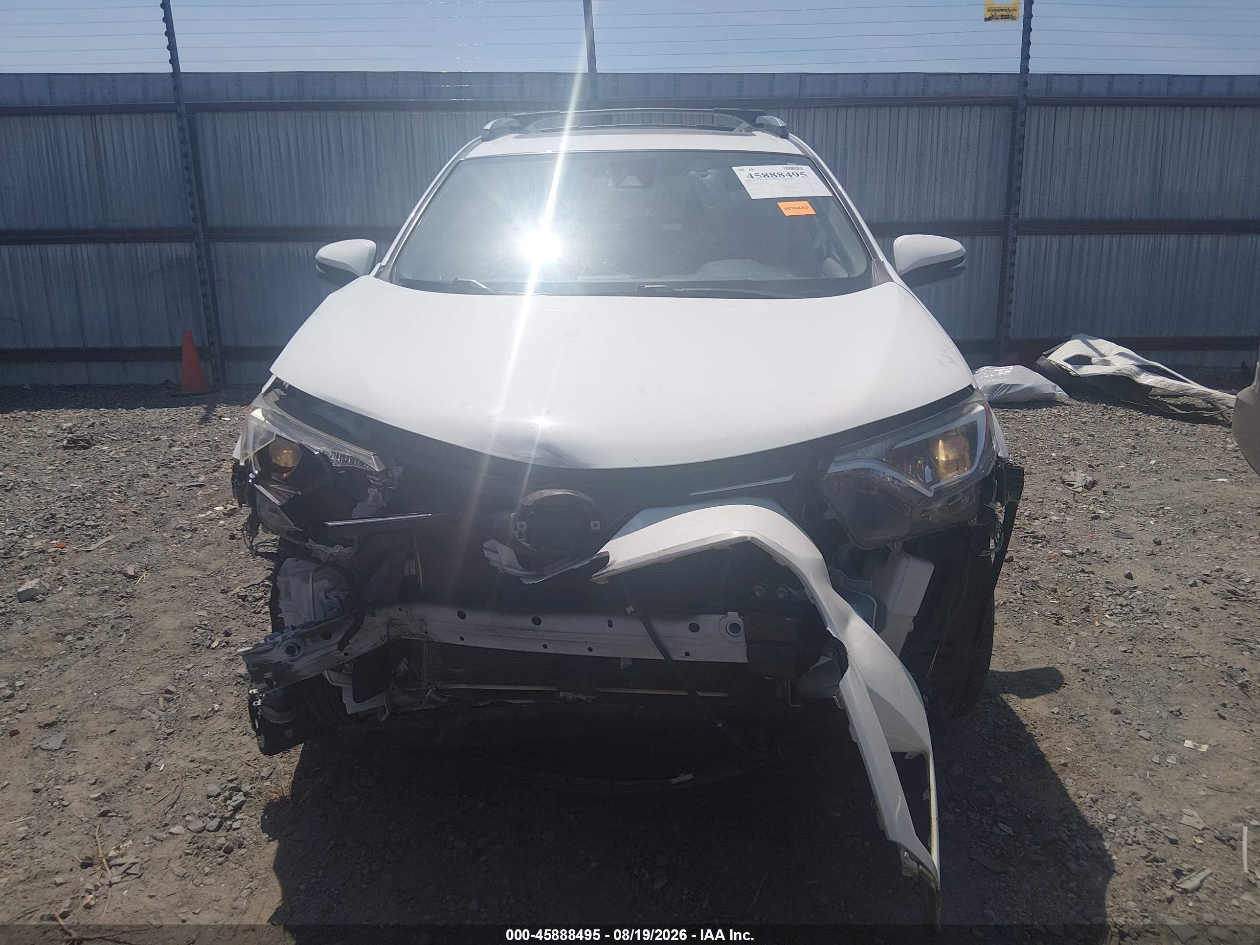 2017 Toyota Rav4 Xle White vin: JTMWFREV6HJ119386