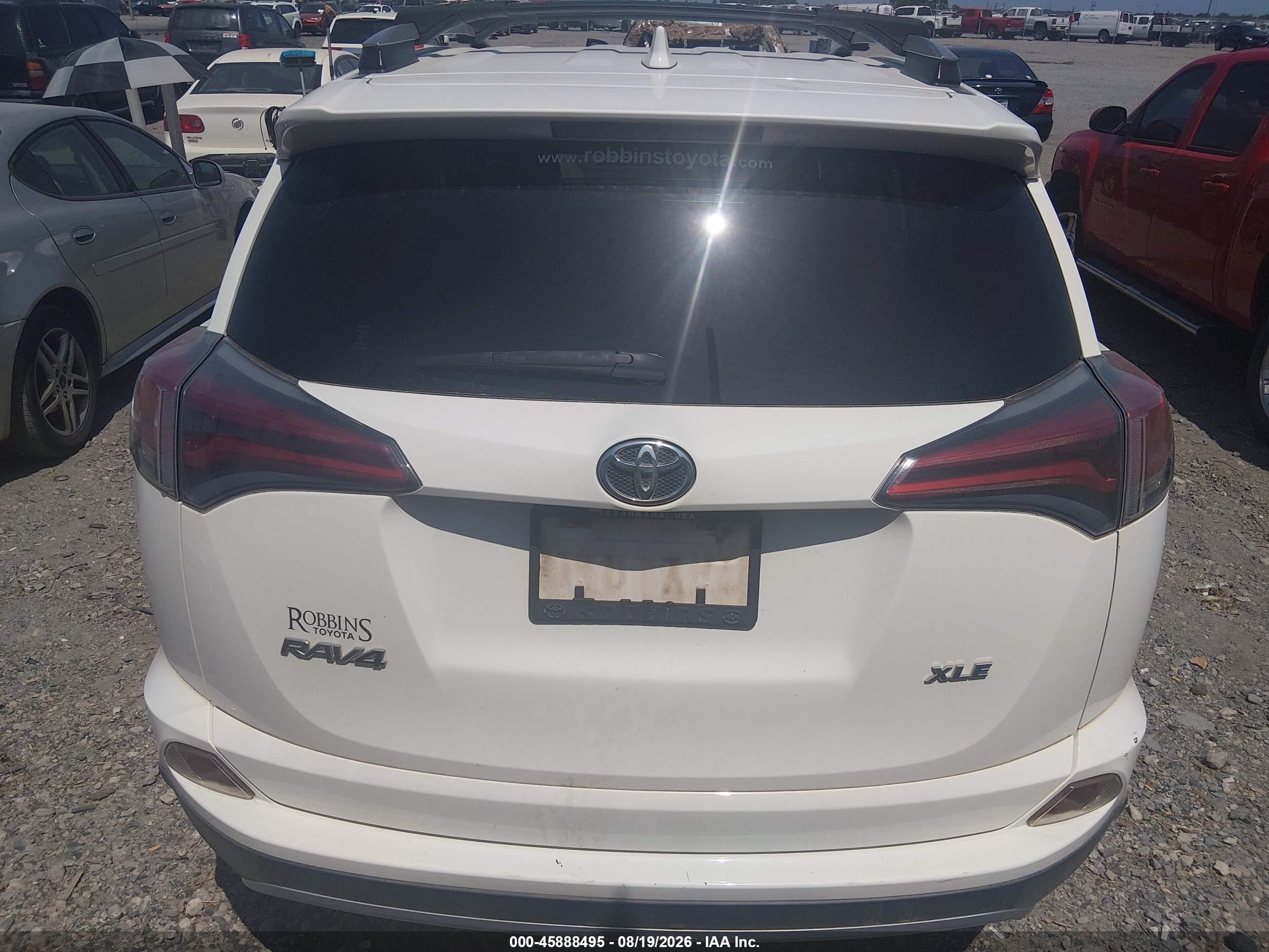 2017 Toyota Rav4 Xle White vin: JTMWFREV6HJ119386