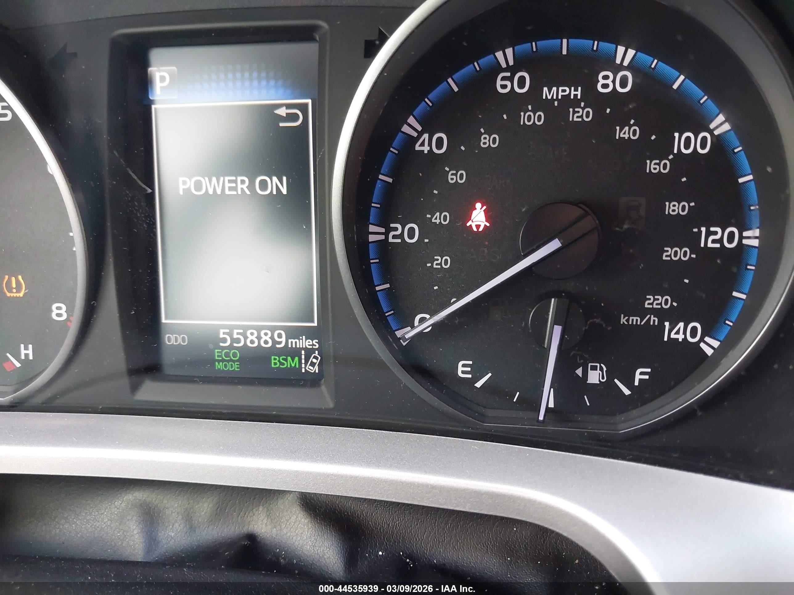 2018 Toyota Rav4 Xle Silver vin: JTMWFREV6JD127007