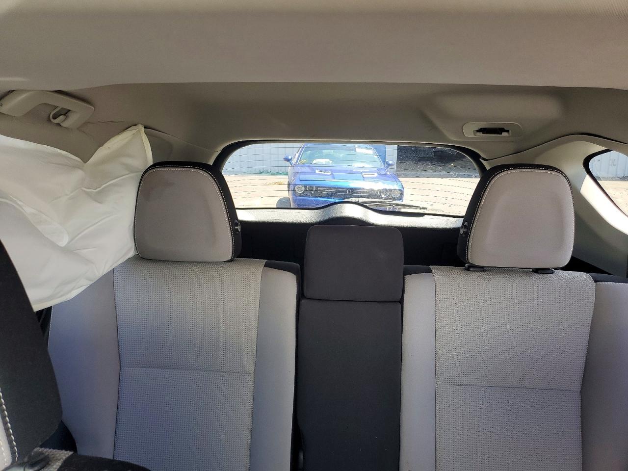 2018 Toyota Rav4 Xle White vin: JTMWFREV6JJ162955