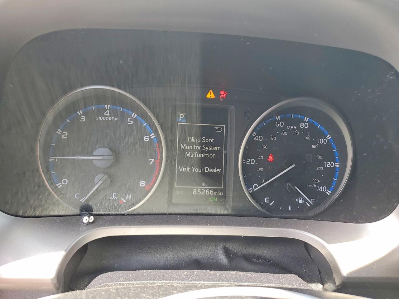 2018 Toyota Rav4 Xle White vin: JTMWFREV6JJ162955