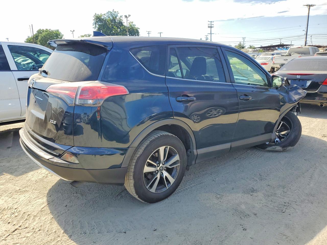 2018 Toyota Rav4 Xle Синий vin: JTMWFREV6JJ190299