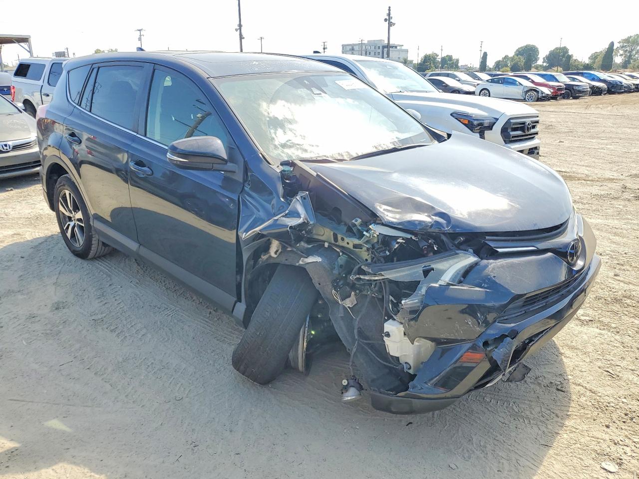 2018 Toyota Rav4 Xle Синий vin: JTMWFREV6JJ190299