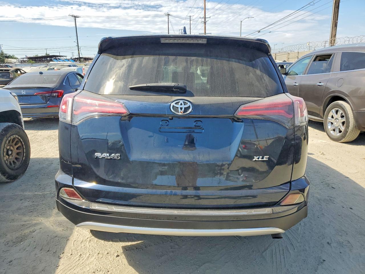2018 Toyota Rav4 Xle Синий vin: JTMWFREV6JJ190299