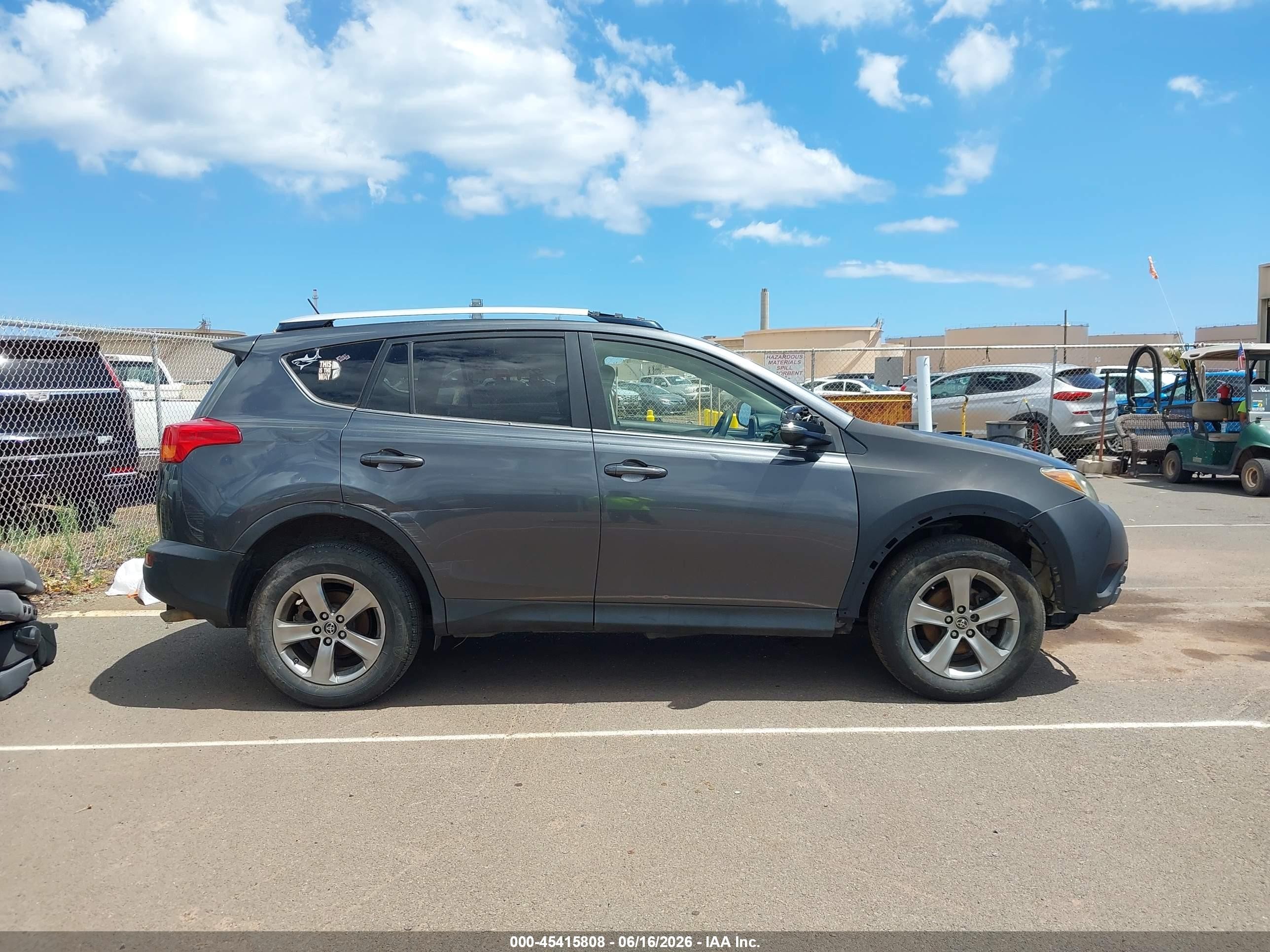 2015 Toyota Rav4 Xle Gray vin: JTMWFREV7FD046850