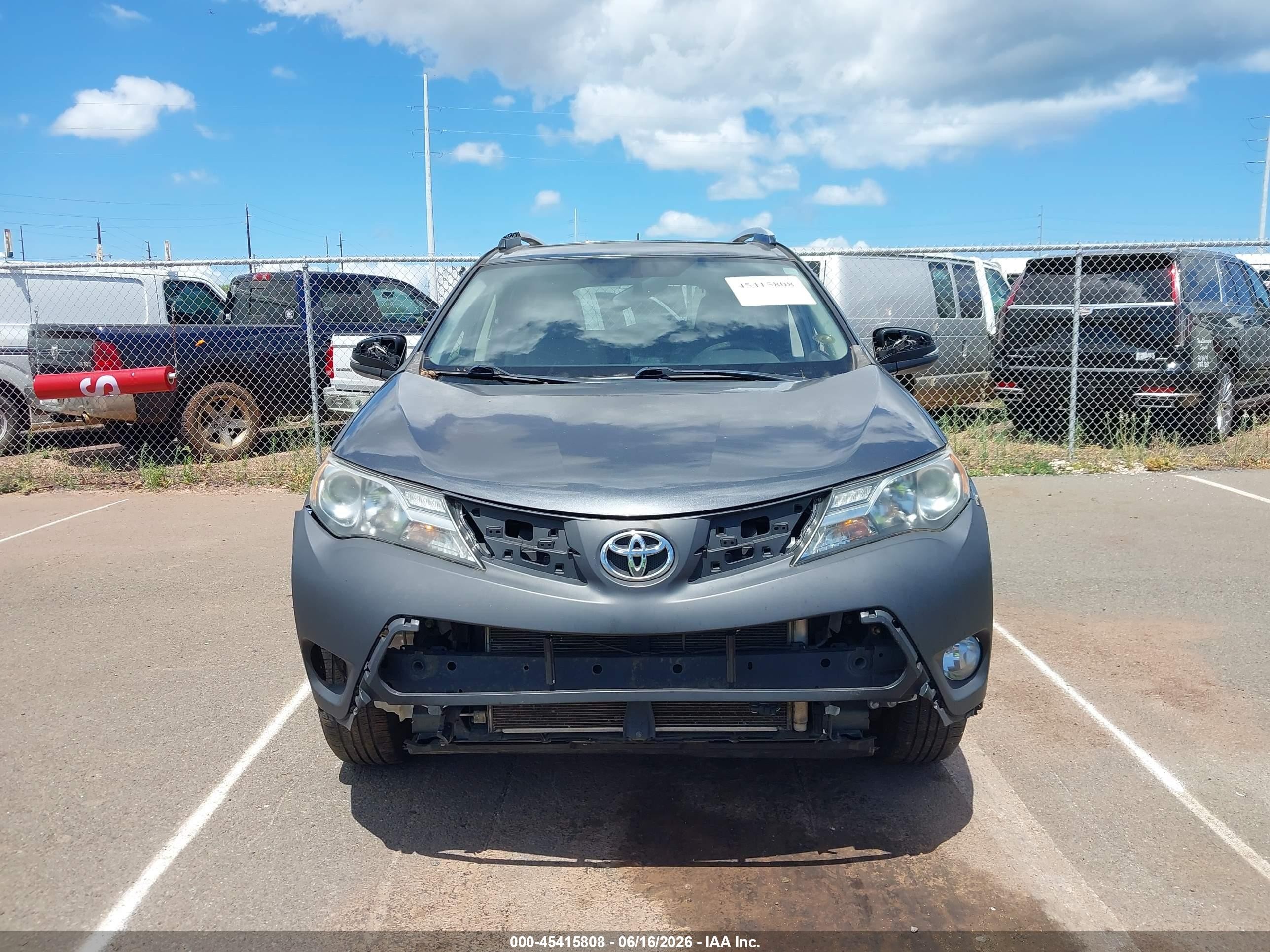 2015 Toyota Rav4 Xle Gray vin: JTMWFREV7FD046850