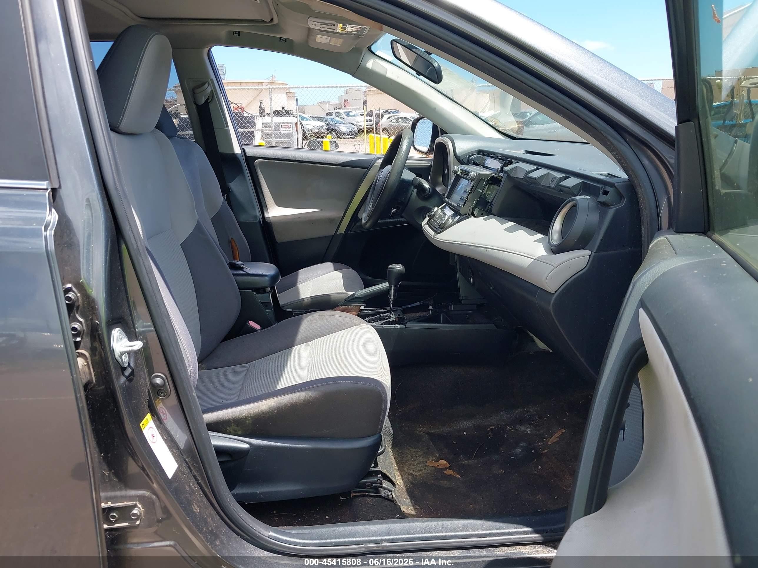 2015 Toyota Rav4 Xle Gray vin: JTMWFREV7FD046850