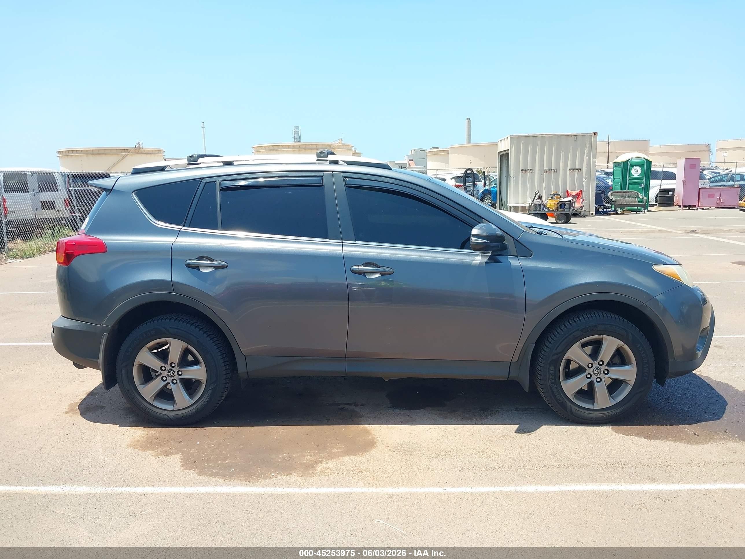 2015 Toyota Rav4 Xle Dark Blue vin: JTMWFREV7FD063812