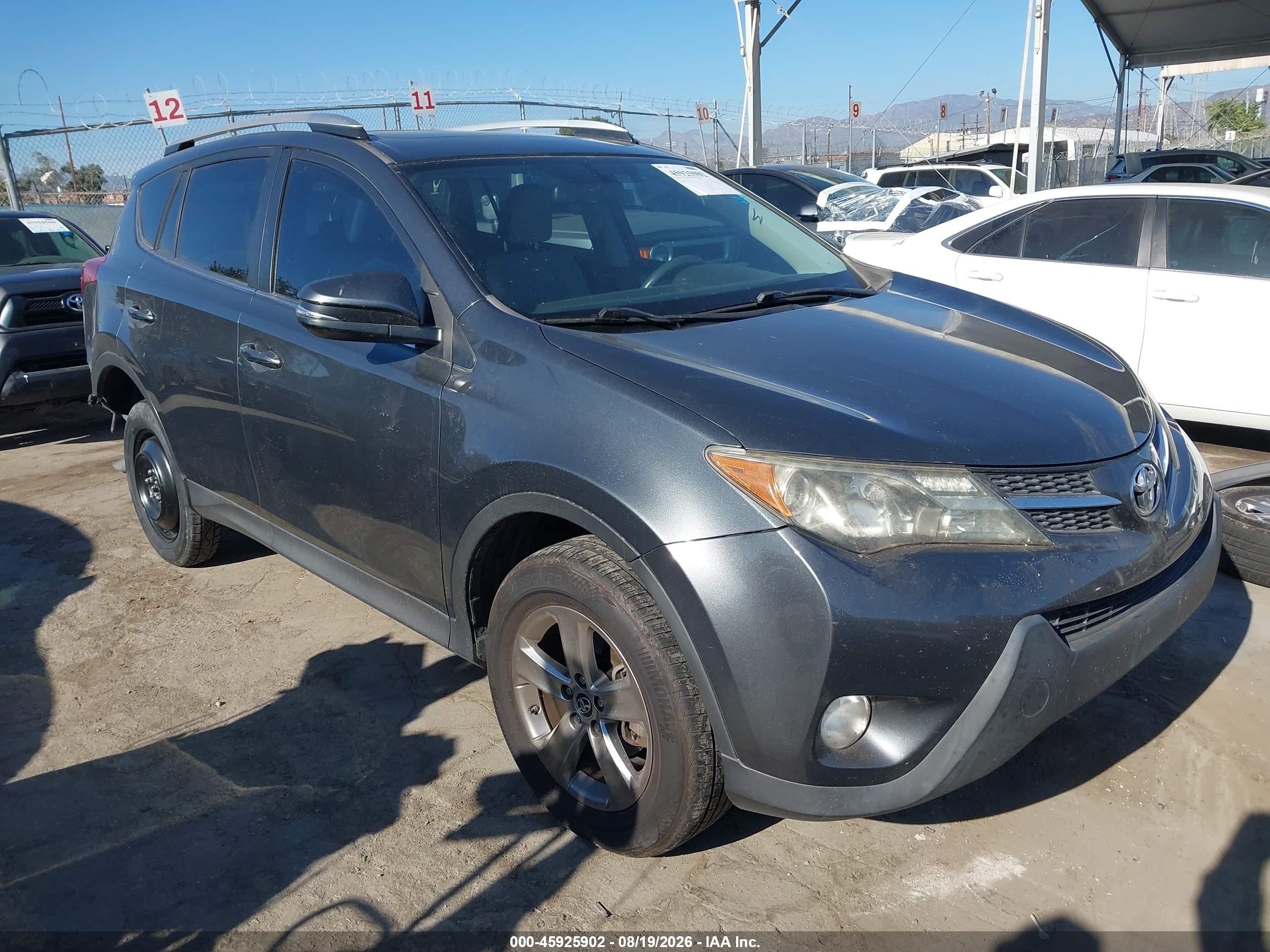 2015 Toyota Rav4 Xle Gray vin: JTMWFREV7FJ042265