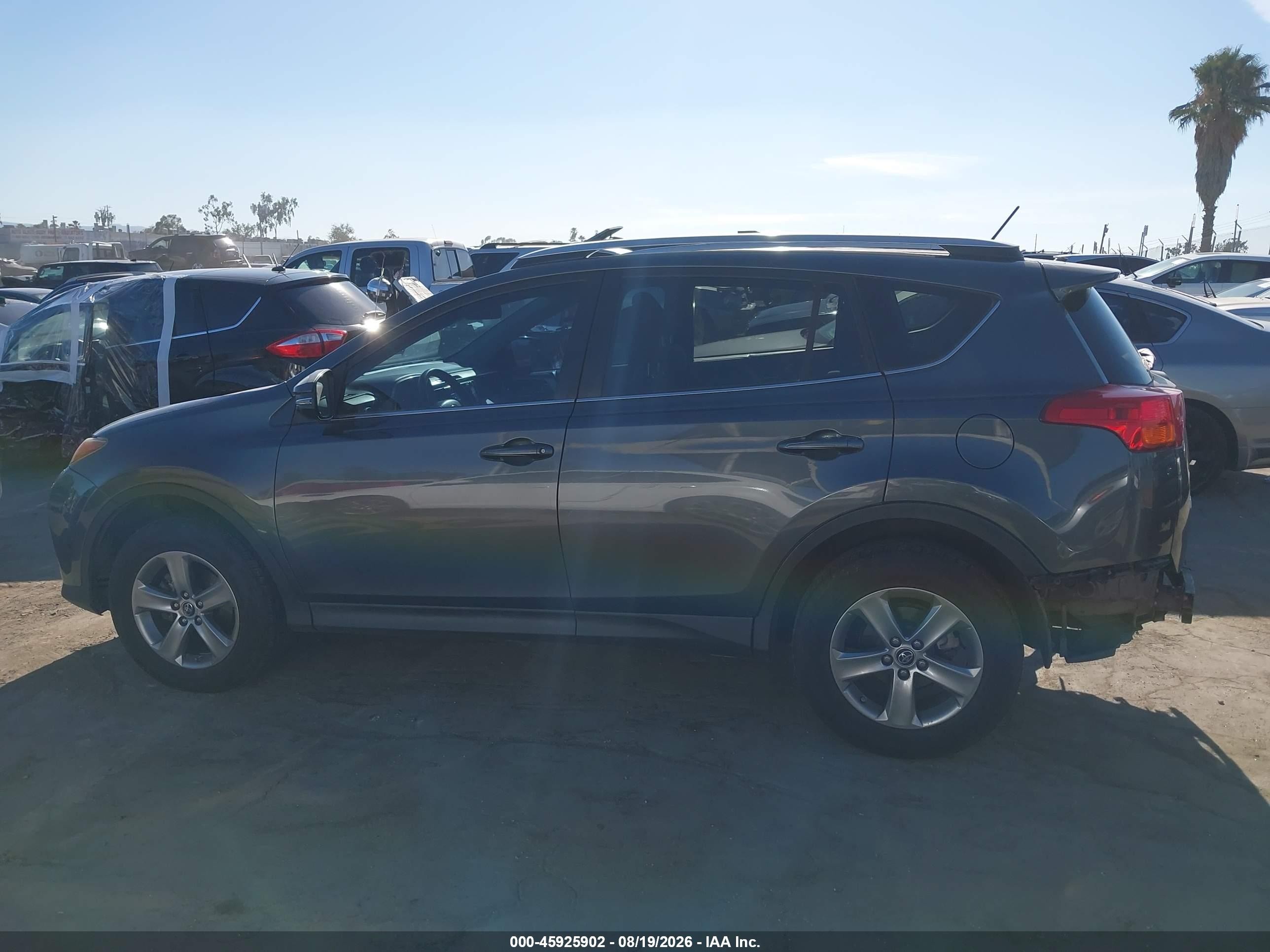 2015 Toyota Rav4 Xle Gray vin: JTMWFREV7FJ042265