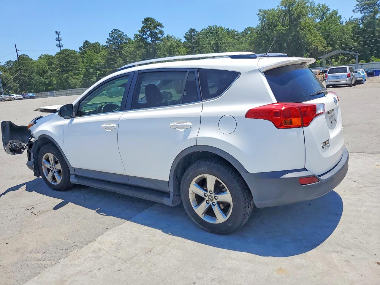 2015 Toyota Rav4 Xle White vin: JTMWFREV7FJ053136