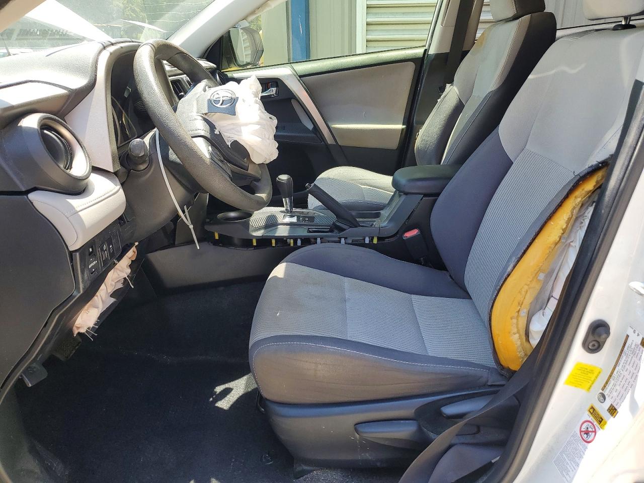 2015 Toyota Rav4 Xle White vin: JTMWFREV7FJ053136