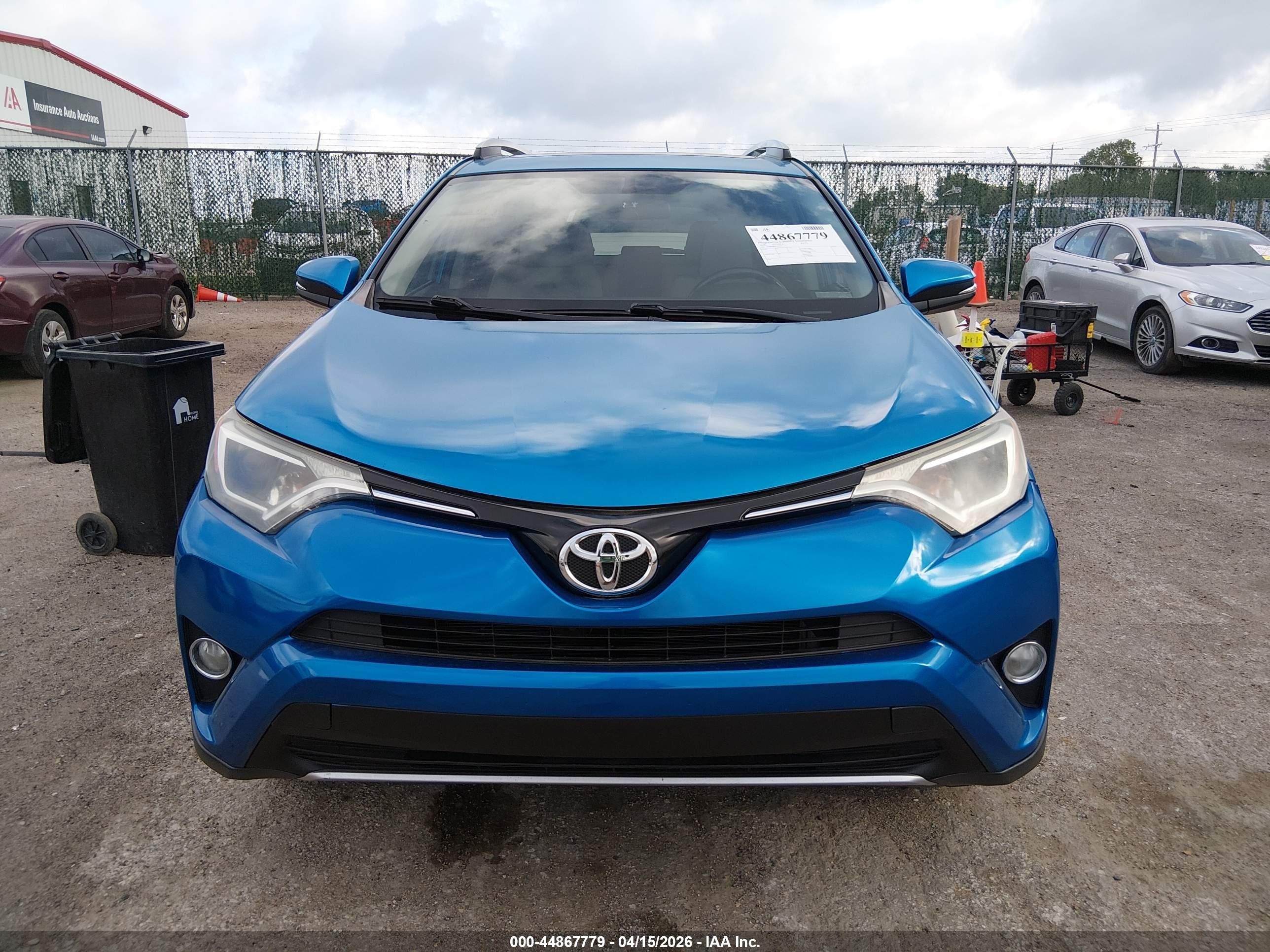2016 Toyota Rav4 Xle Синий vin: JTMWFREV7GD081339