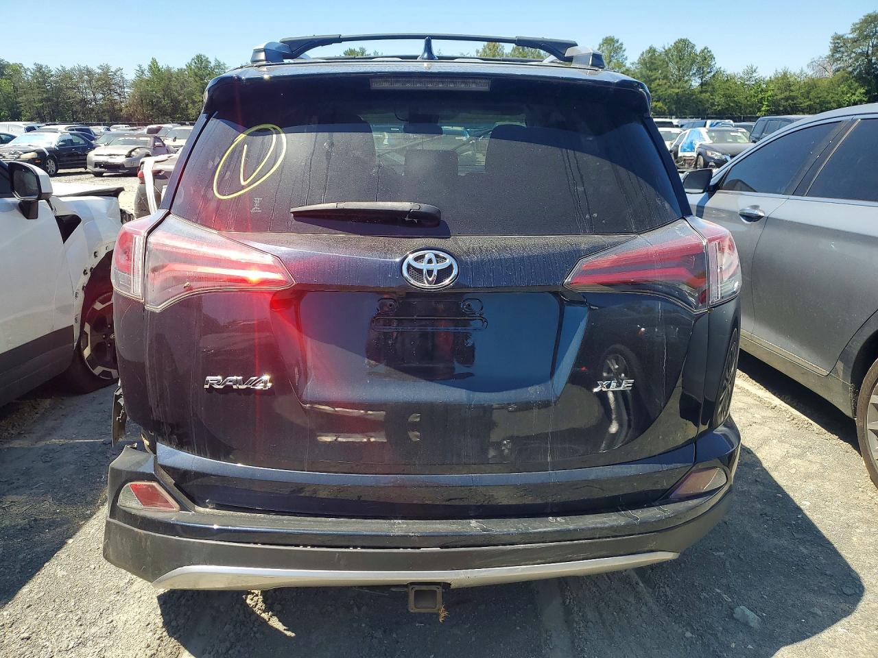 2017 Toyota Rav4 Xle Black vin: JTMWFREV7HJ146421