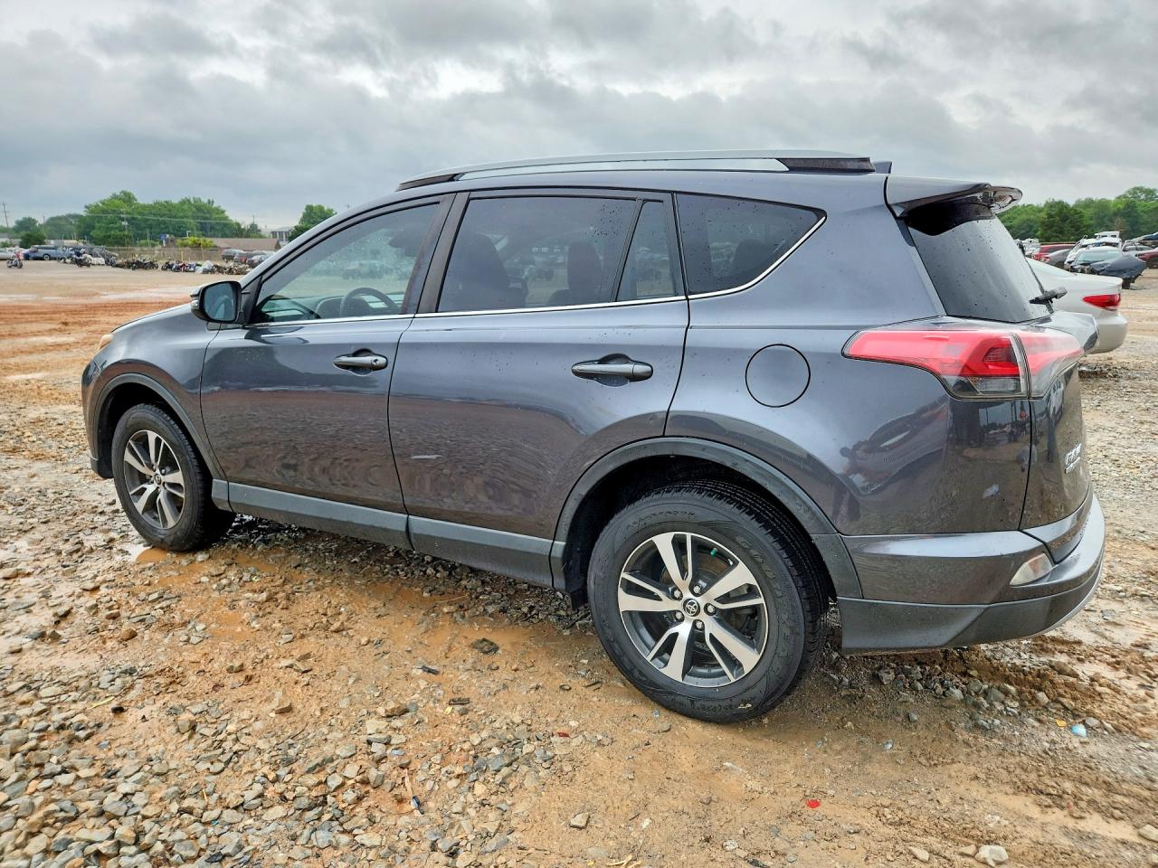 2018 Toyota Rav4 Xle Gray vin: JTMWFREV7JD120261