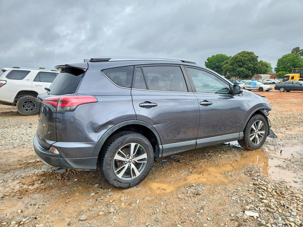 2018 Toyota Rav4 Xle Gray vin: JTMWFREV7JD120261