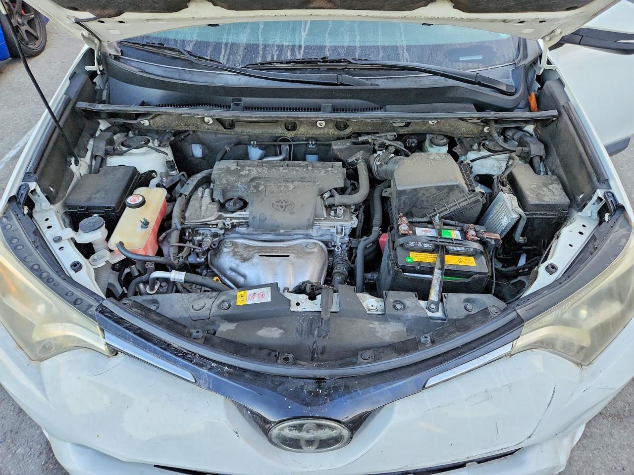 2018 Toyota Rav4 Xle White vin: JTMWFREV7JJ732171