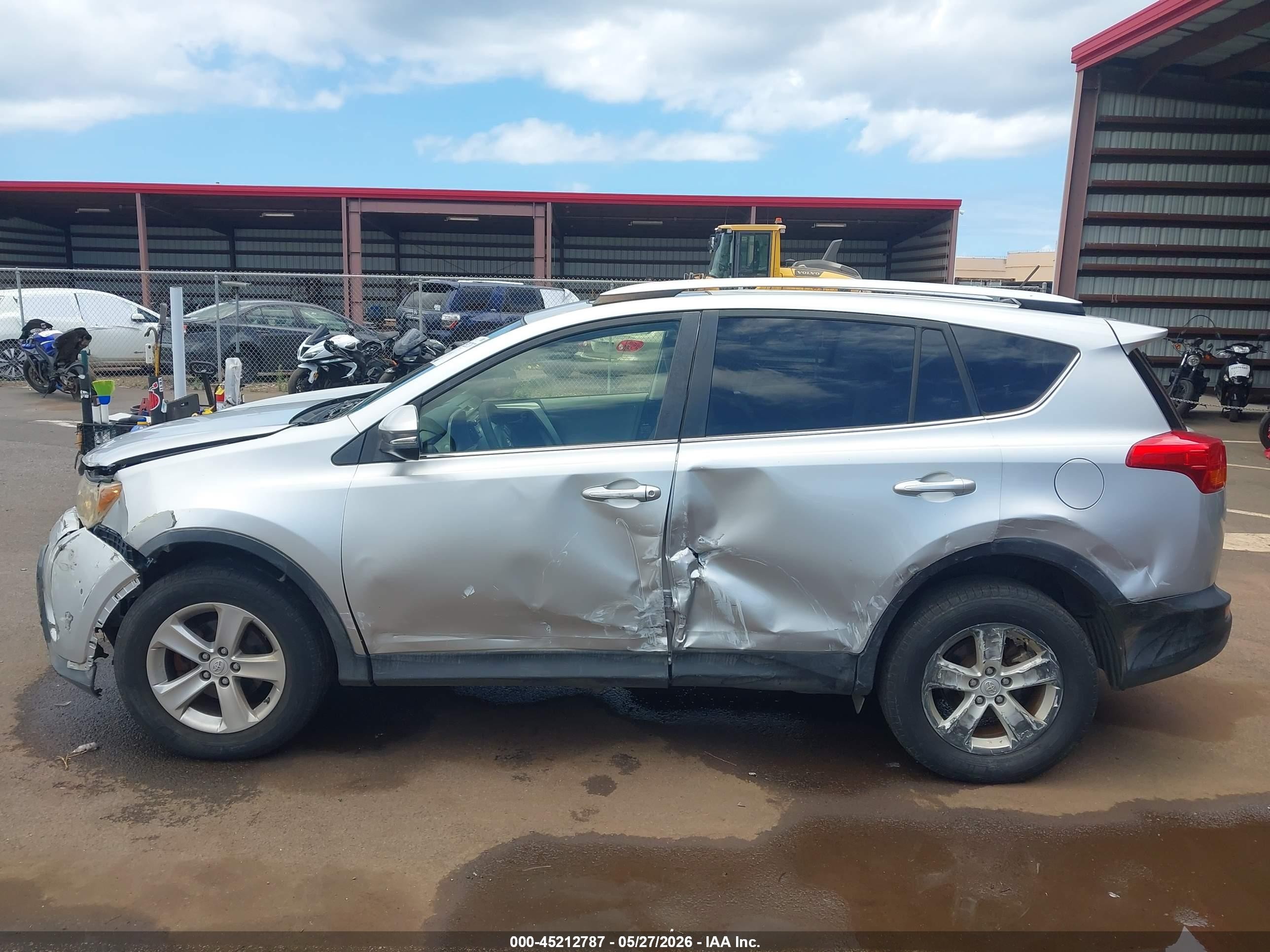 2013 Toyota Rav4 Xle Серебряный vin: JTMWFREV8DD010369