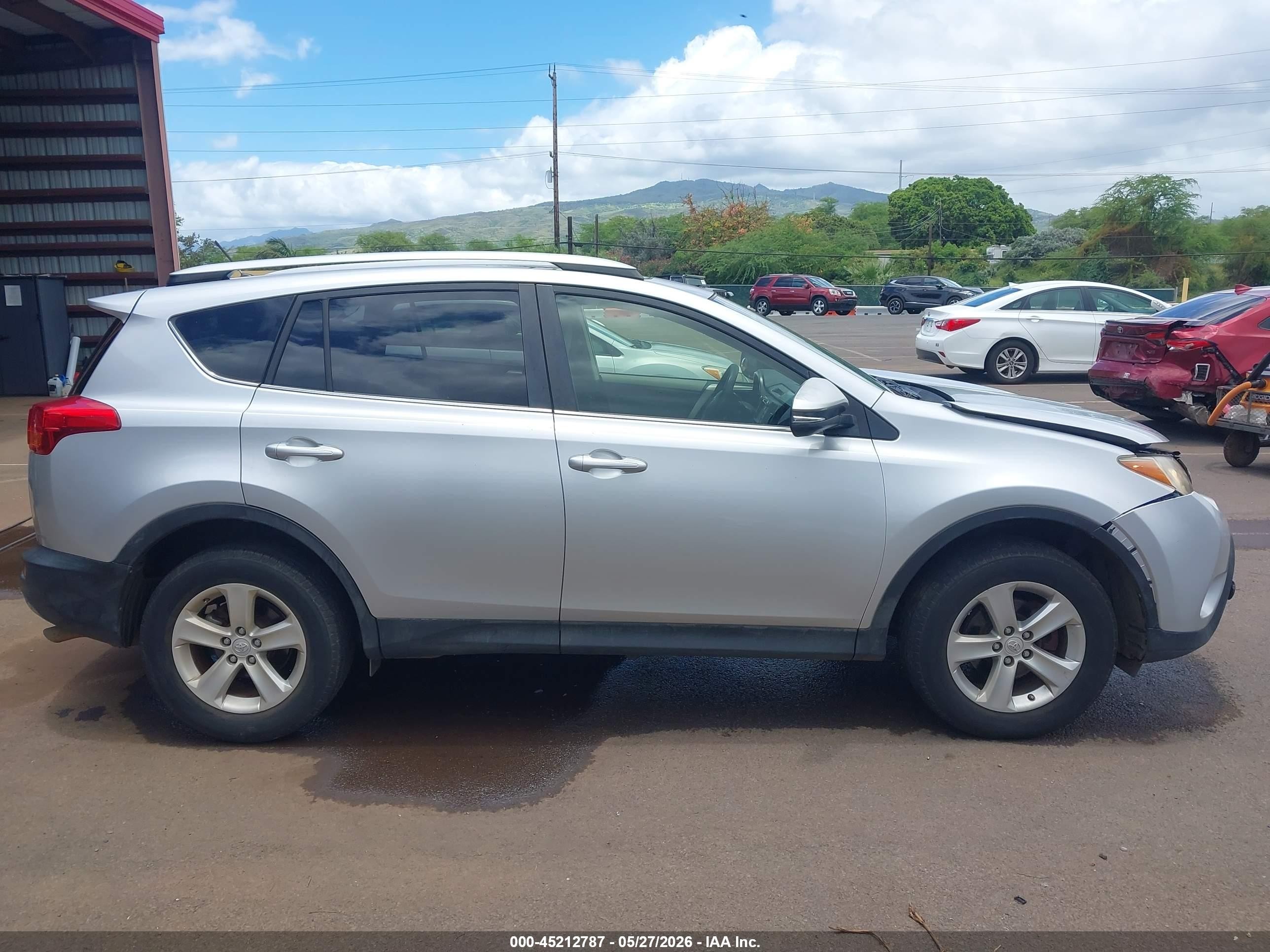 2013 Toyota Rav4 Xle Серебряный vin: JTMWFREV8DD010369