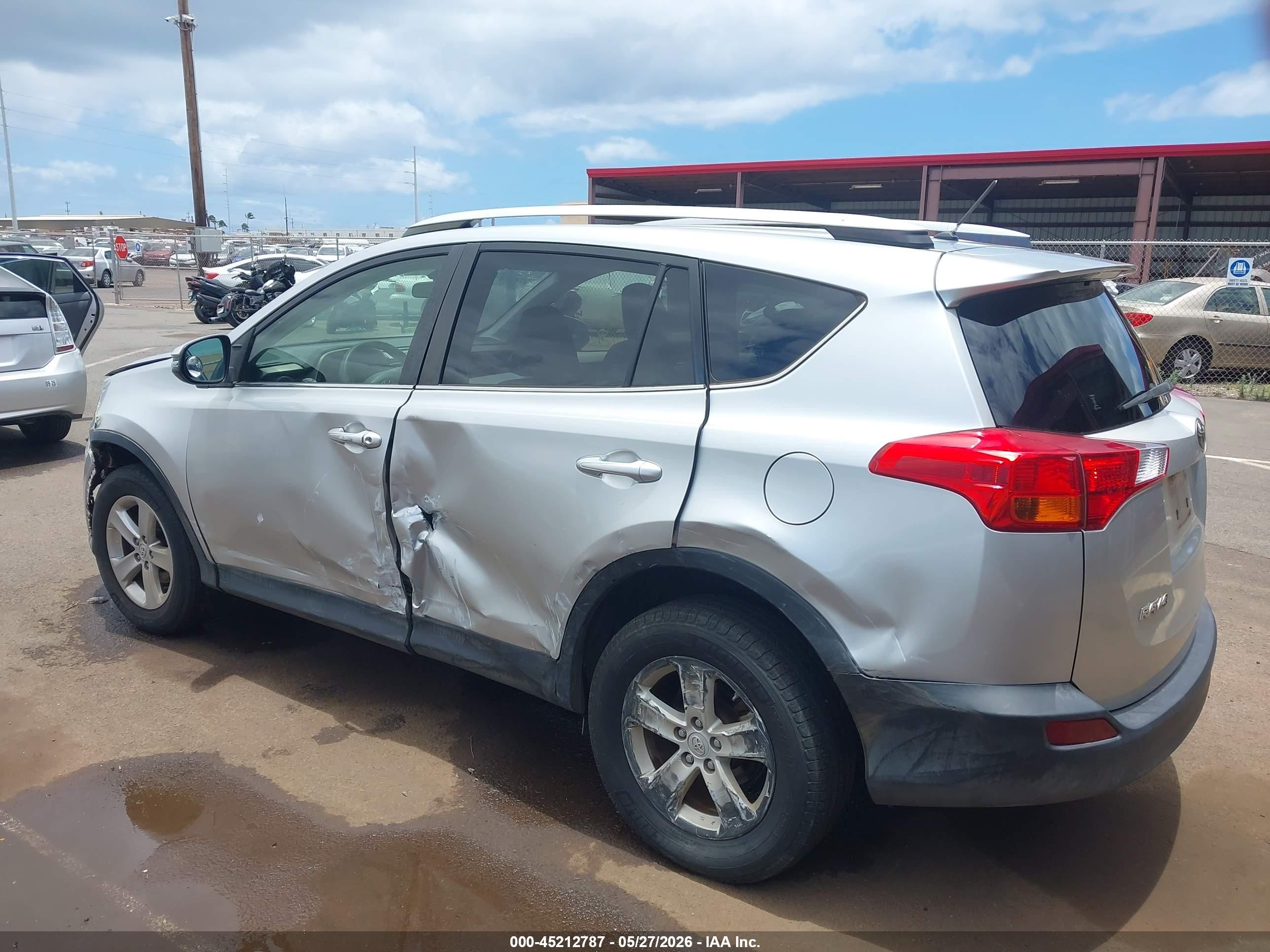 2013 Toyota Rav4 Xle Серебряный vin: JTMWFREV8DD010369