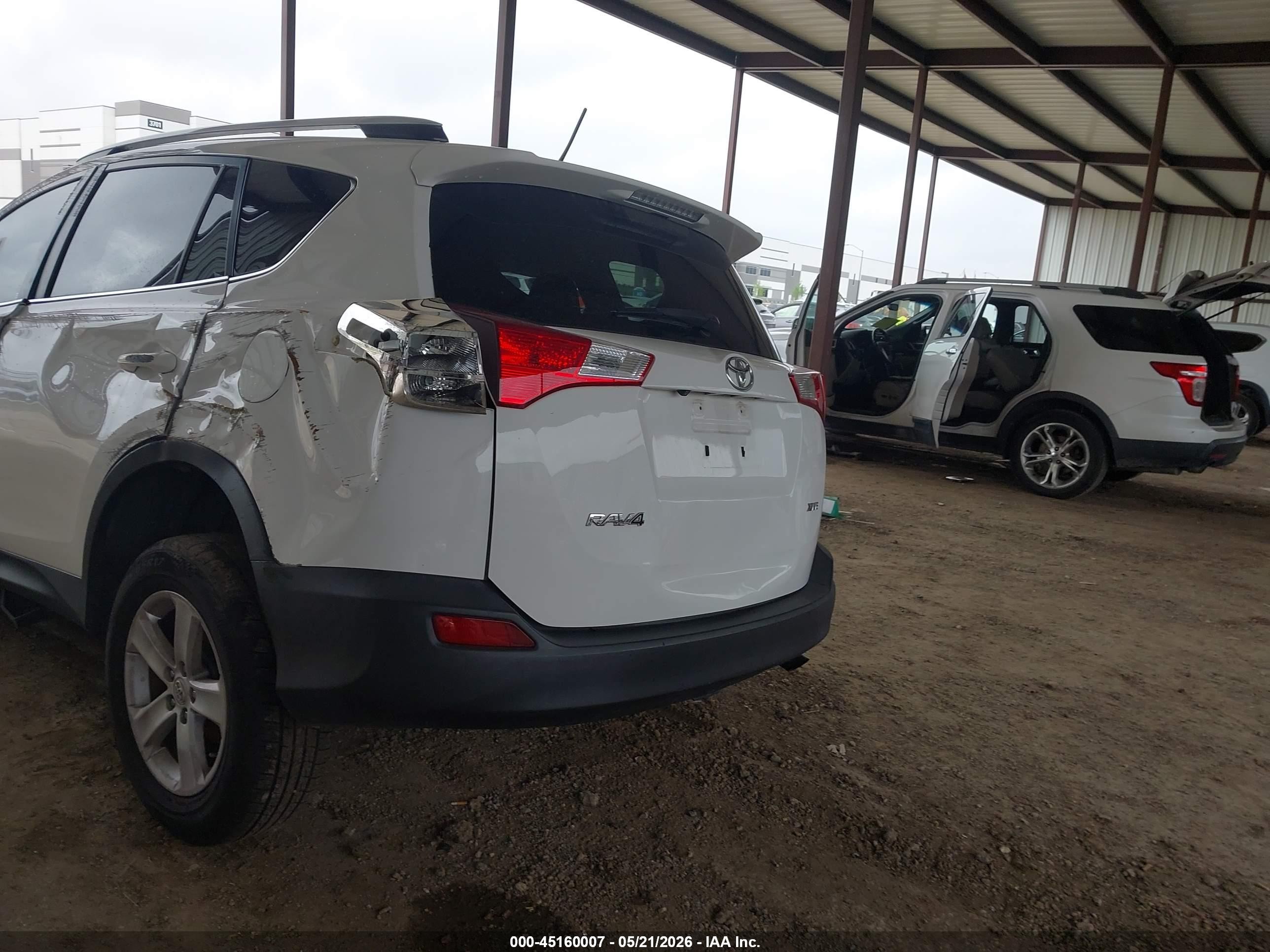 2014 Toyota Rav4 Xle White vin: JTMWFREV8EJ008480