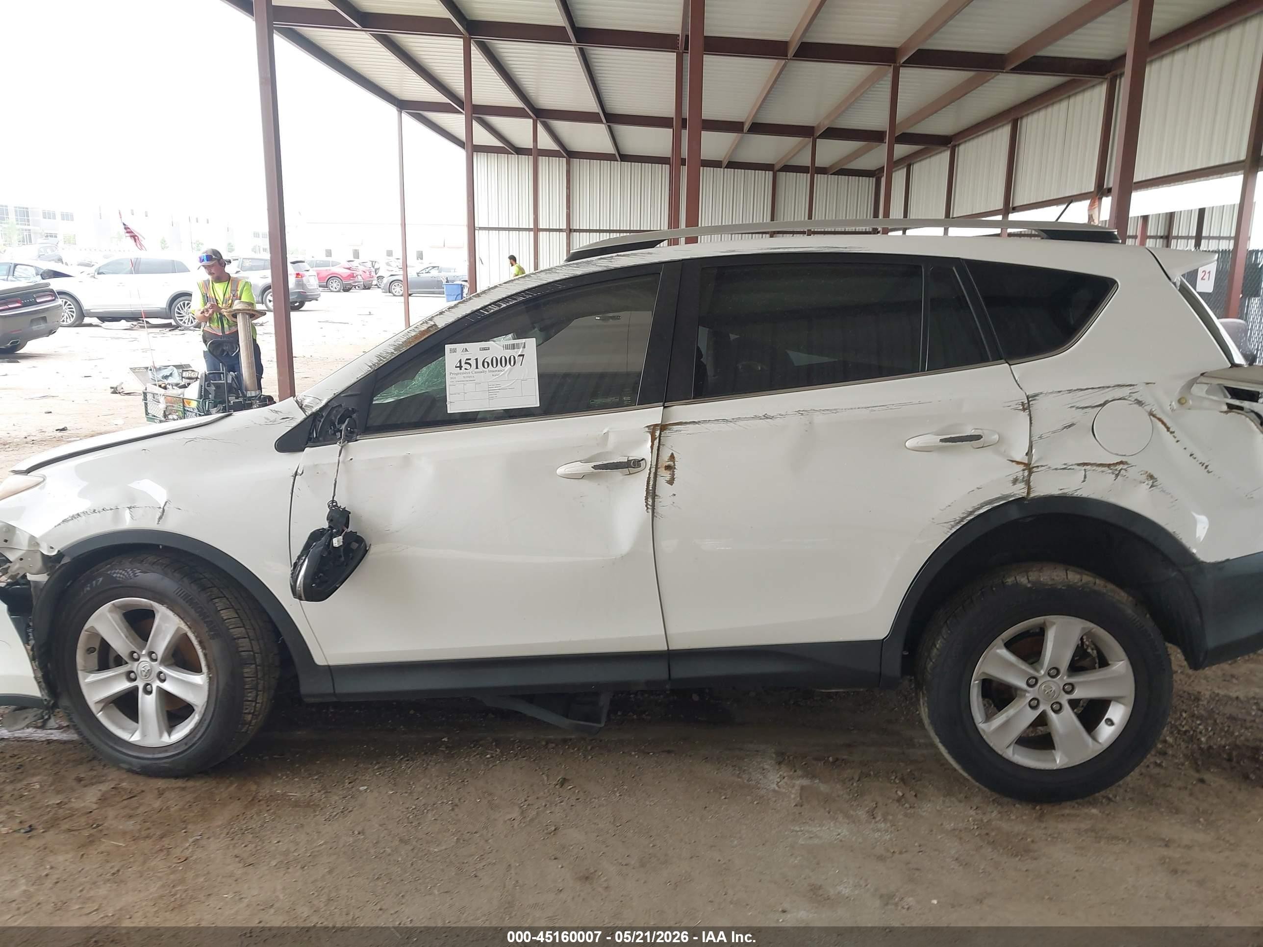 2014 Toyota Rav4 Xle White vin: JTMWFREV8EJ008480