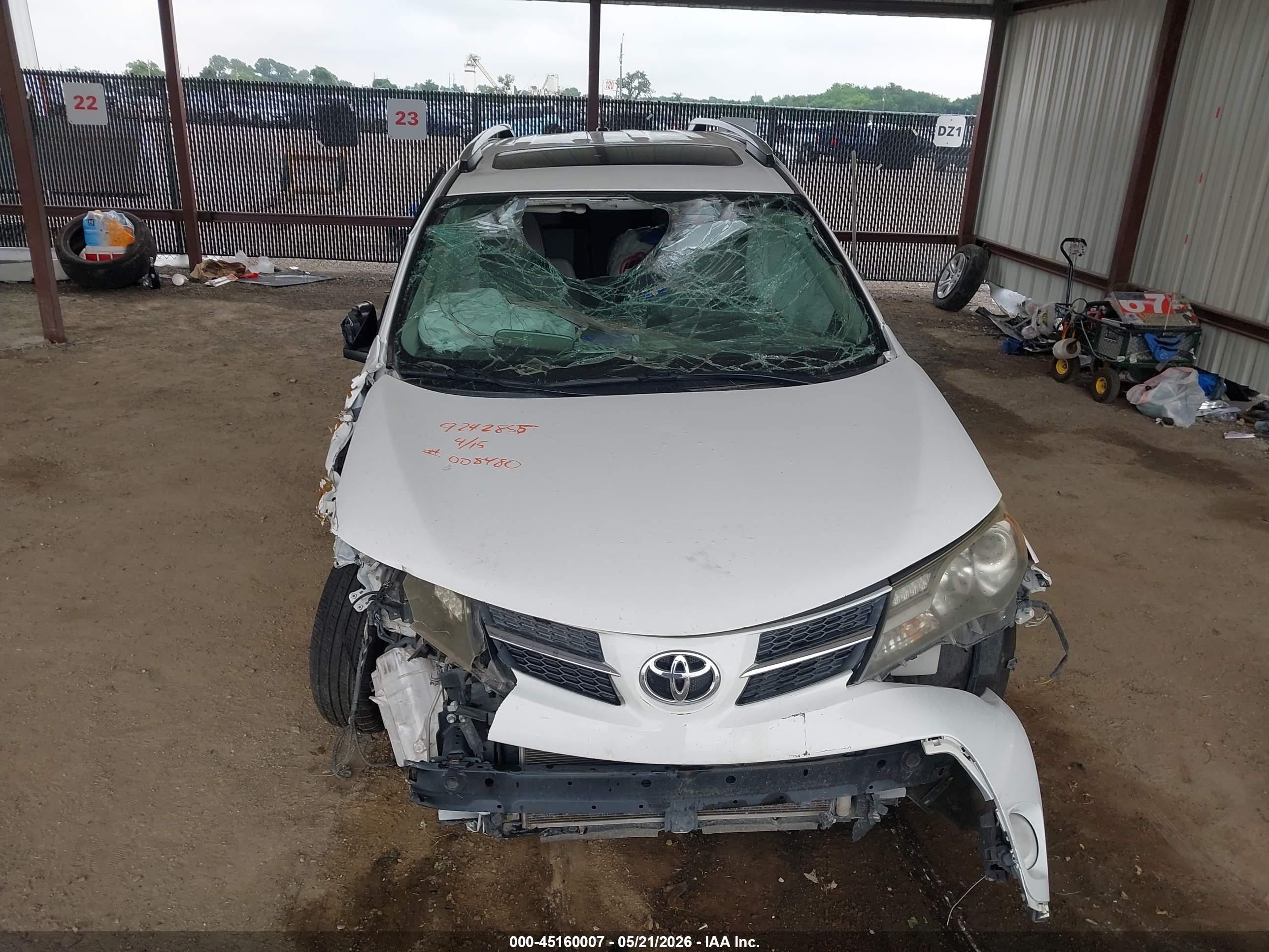 2014 Toyota Rav4 Xle White vin: JTMWFREV8EJ008480