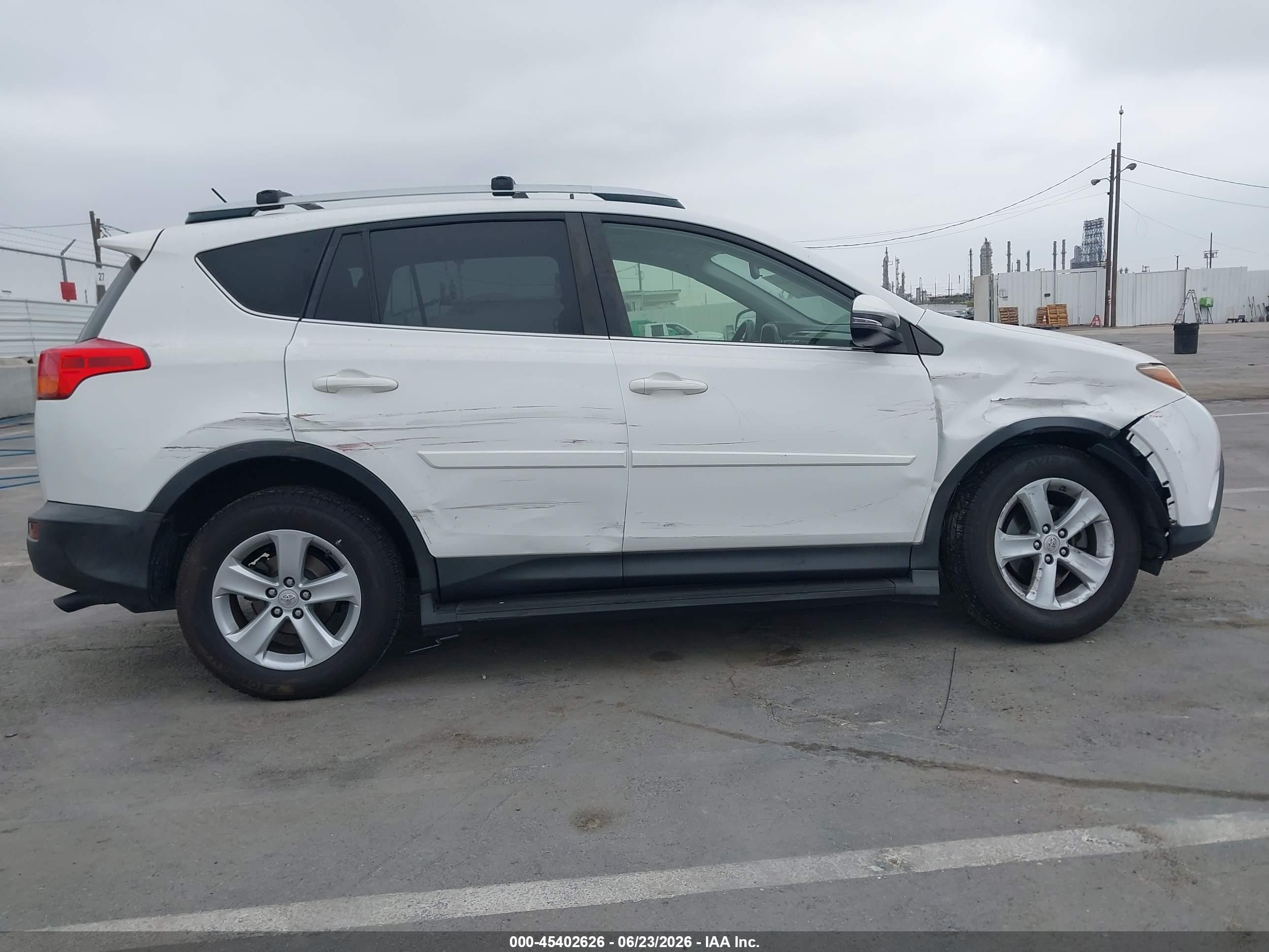 2014 Toyota Rav4 Xle Белый vin: JTMWFREV8EJ020225